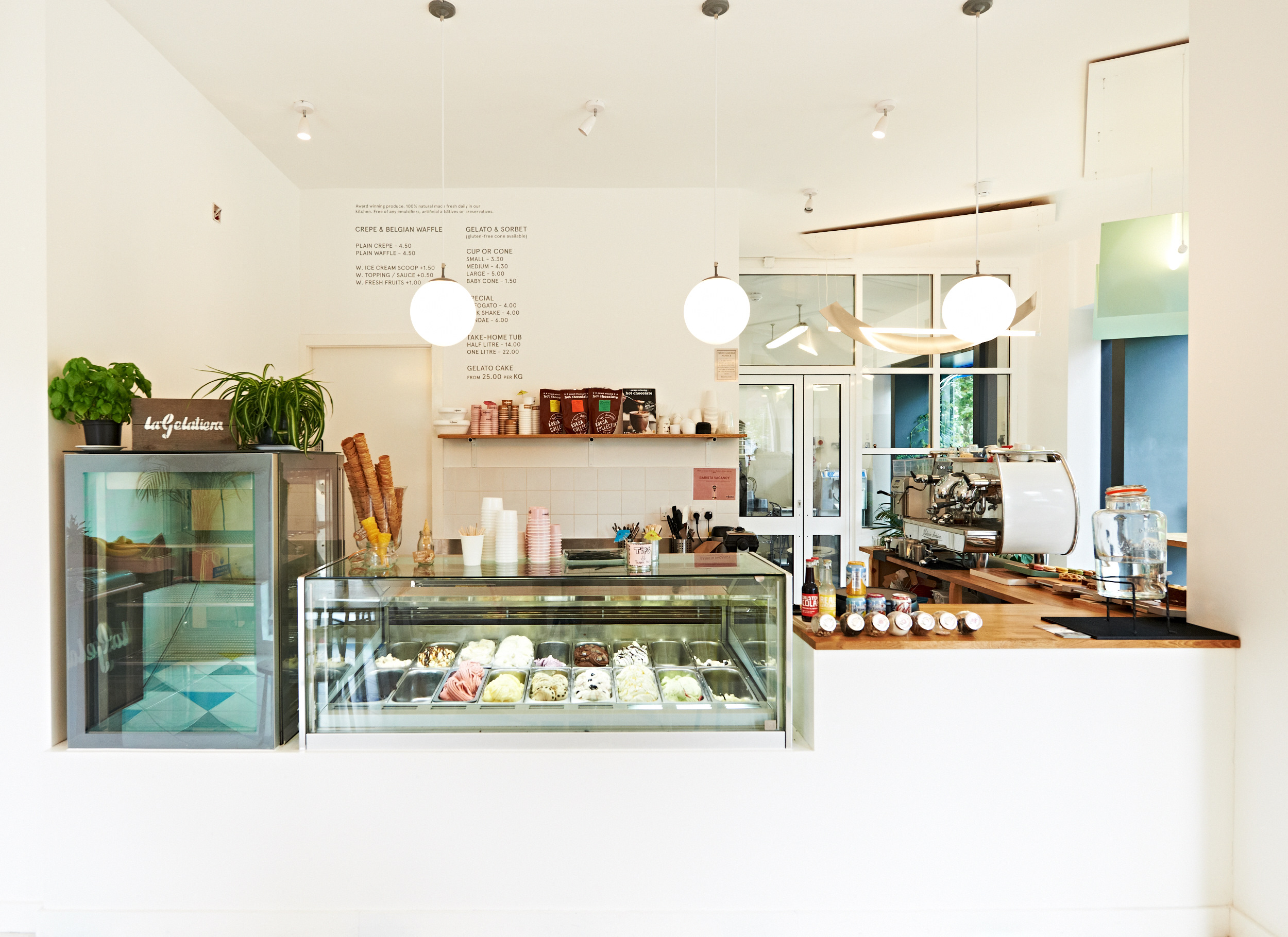 Gelato parlour / cafe - dyx5nb24iwb.jpg