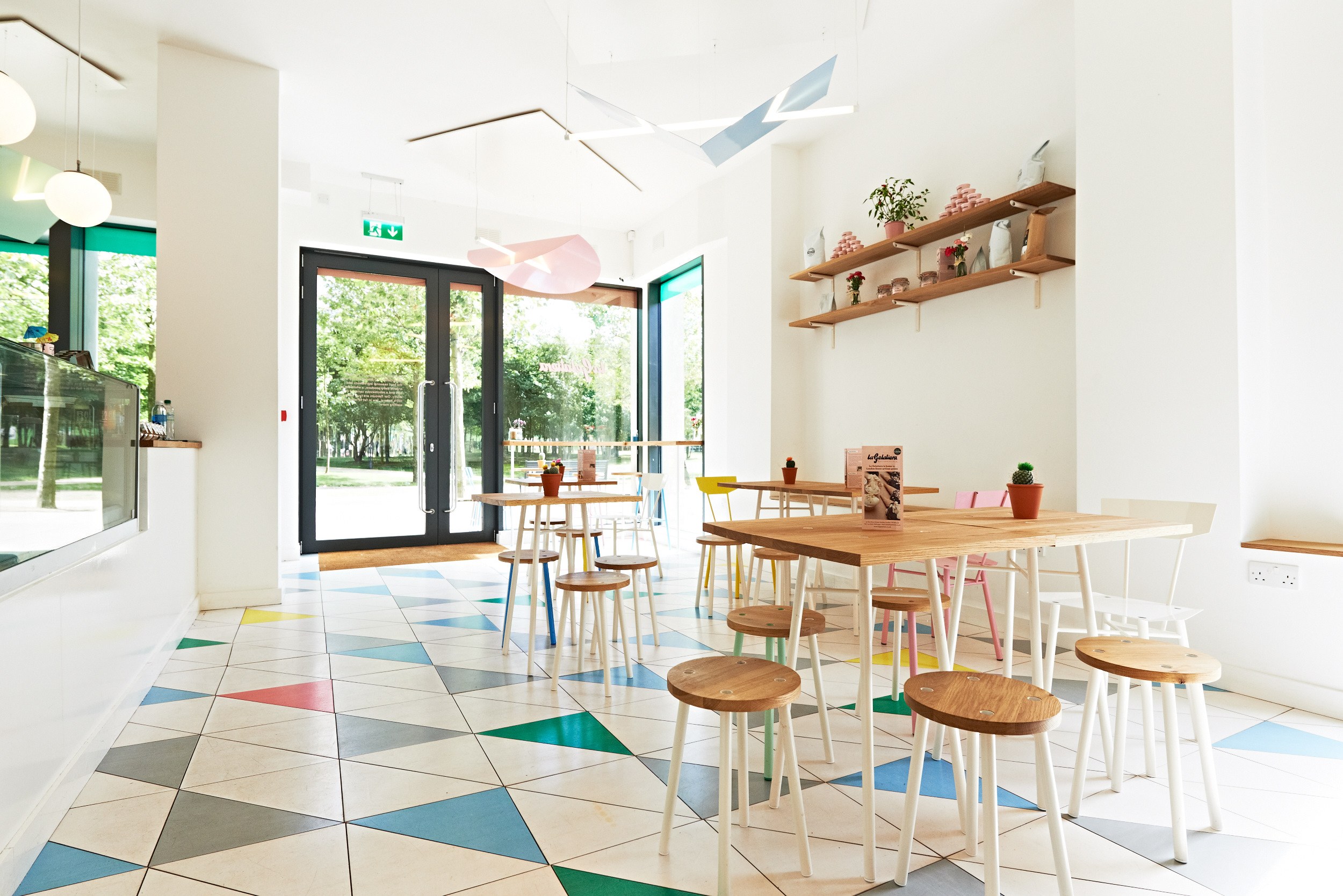 Gelato parlour / cafe - n2bmpp2vzbj.jpg