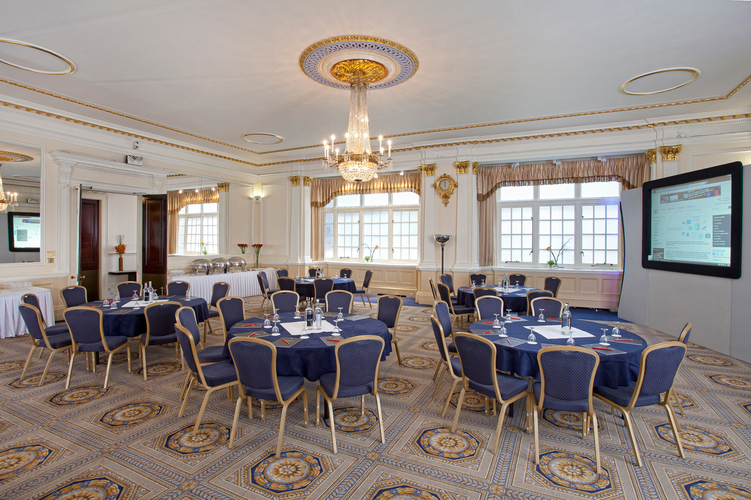 Elegant meeting room at Burton, 116 Pall Mall, ideal for corporate events and conferences.