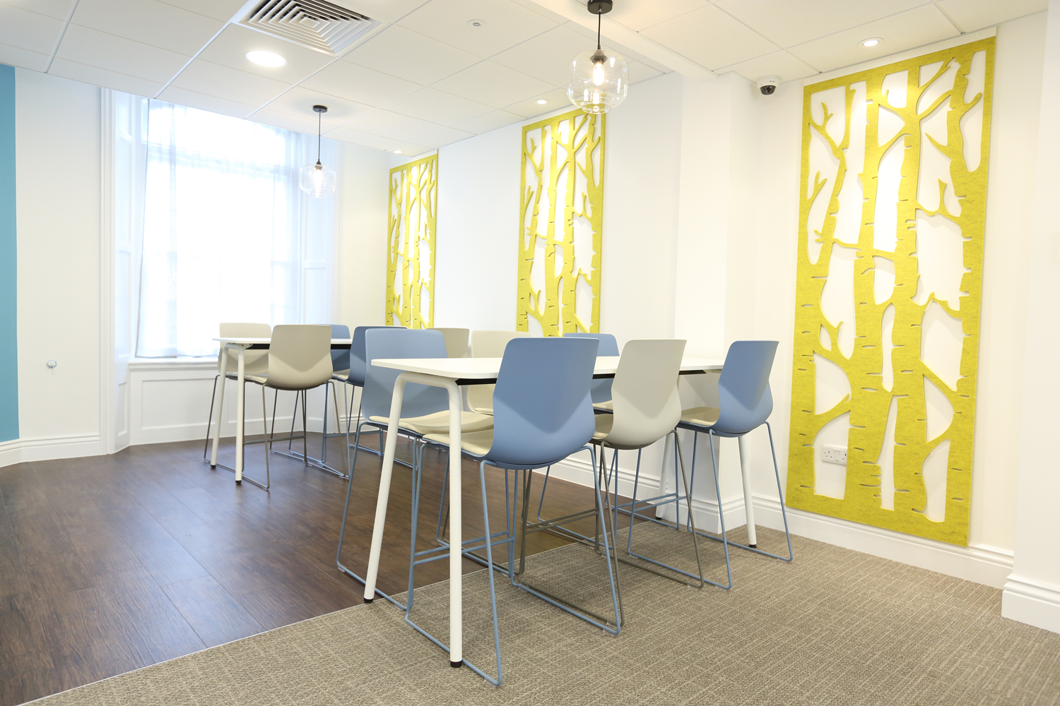 Modern meeting space at IoD Academy, 116 Pall Mall, ideal for collaboration and brainstorming.