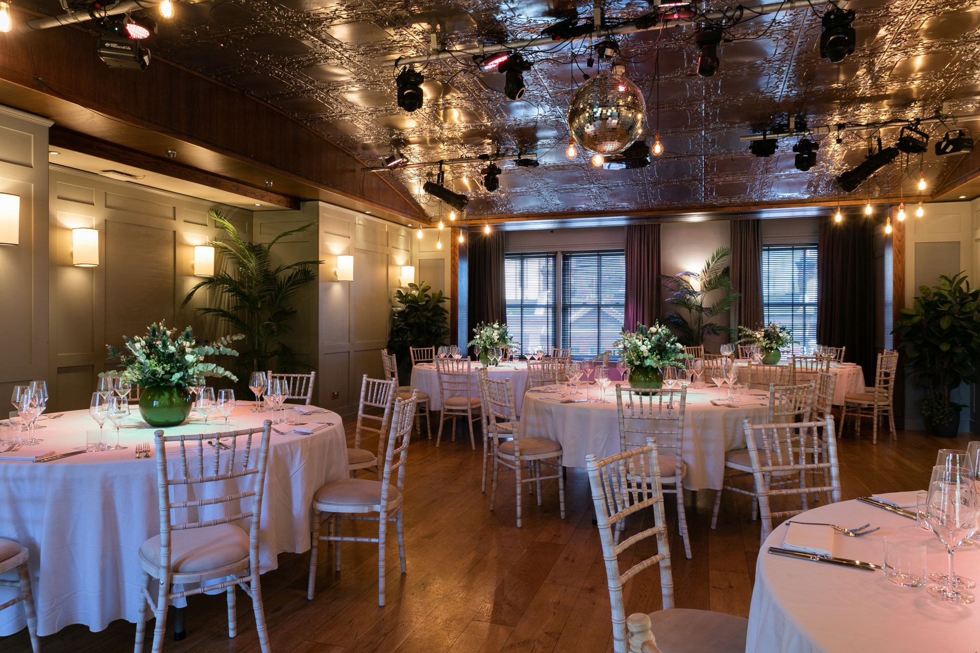 Elegant Green Room at Century Club, ideal for upscale weddings and corporate events.