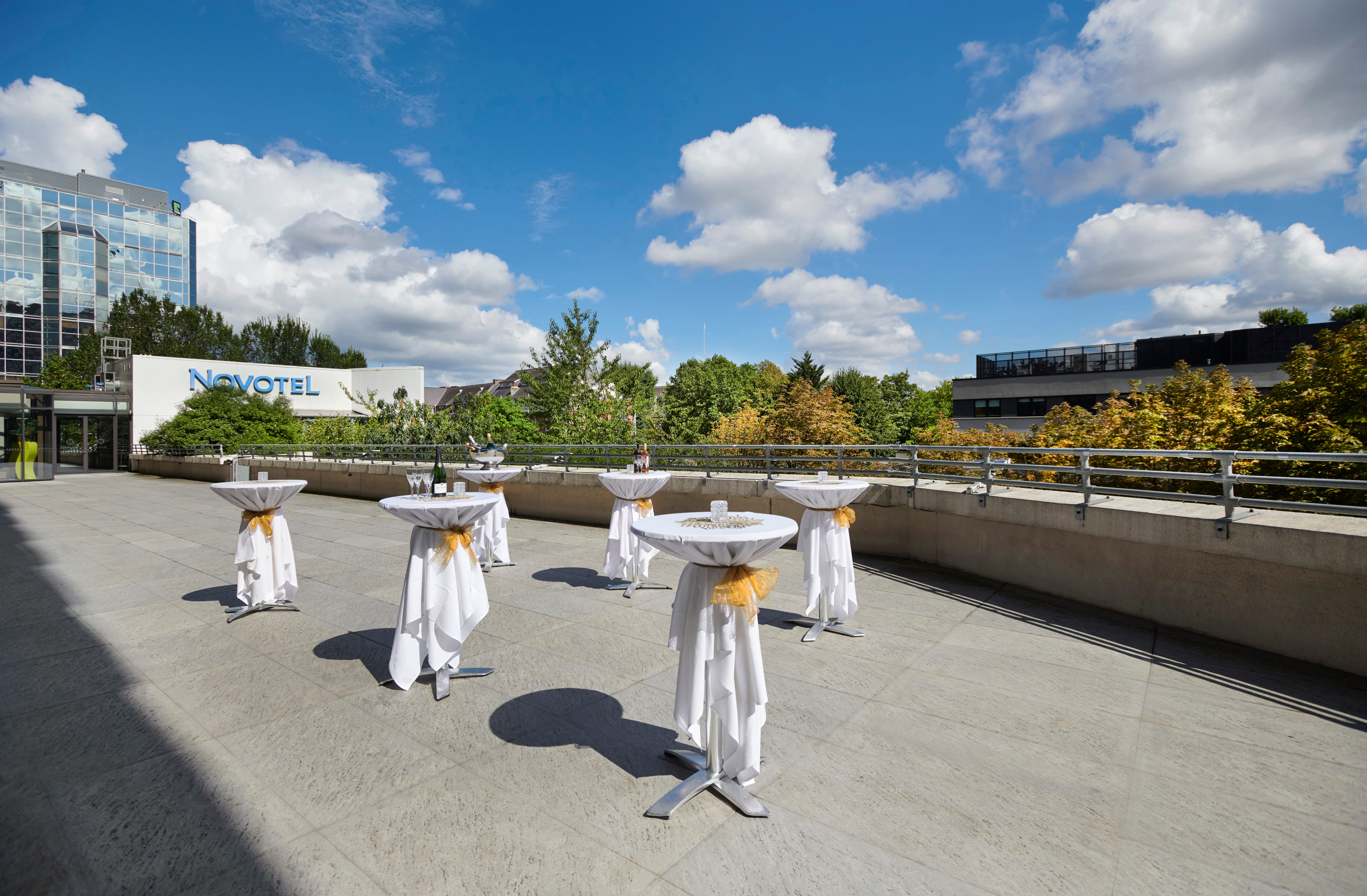 Novotel London West - image 2