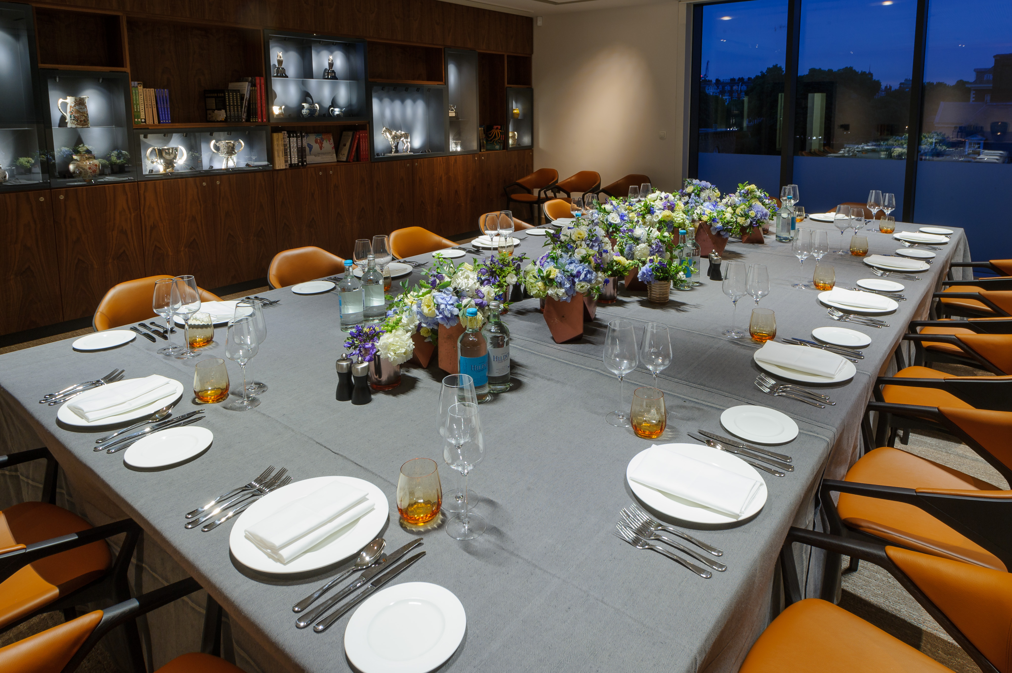 Boardroom - 1dz4mbva1tk.jpg