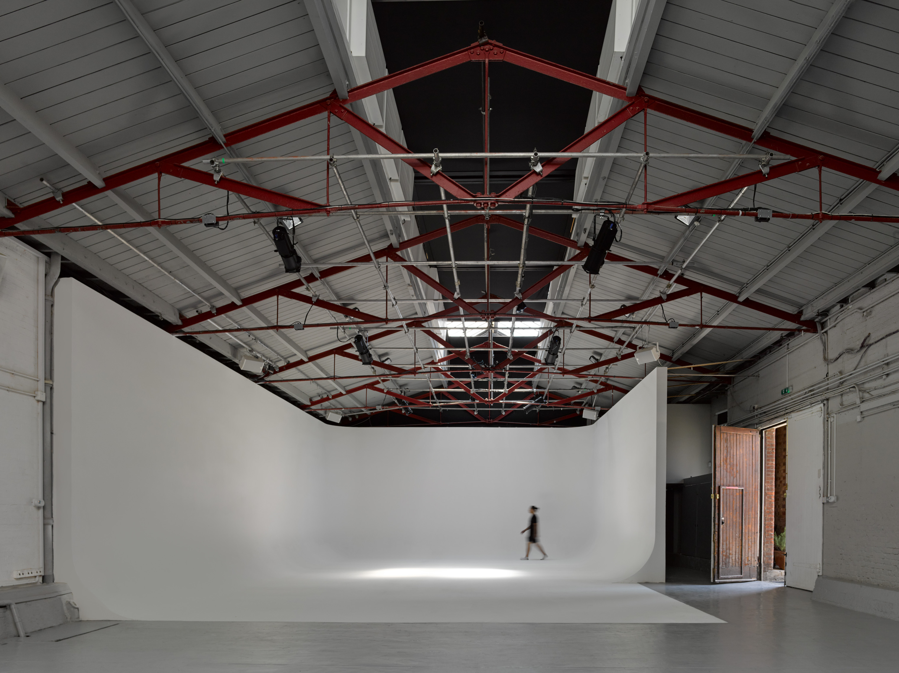 The Arena (Studio 1) - r2ku2trofia.jpg