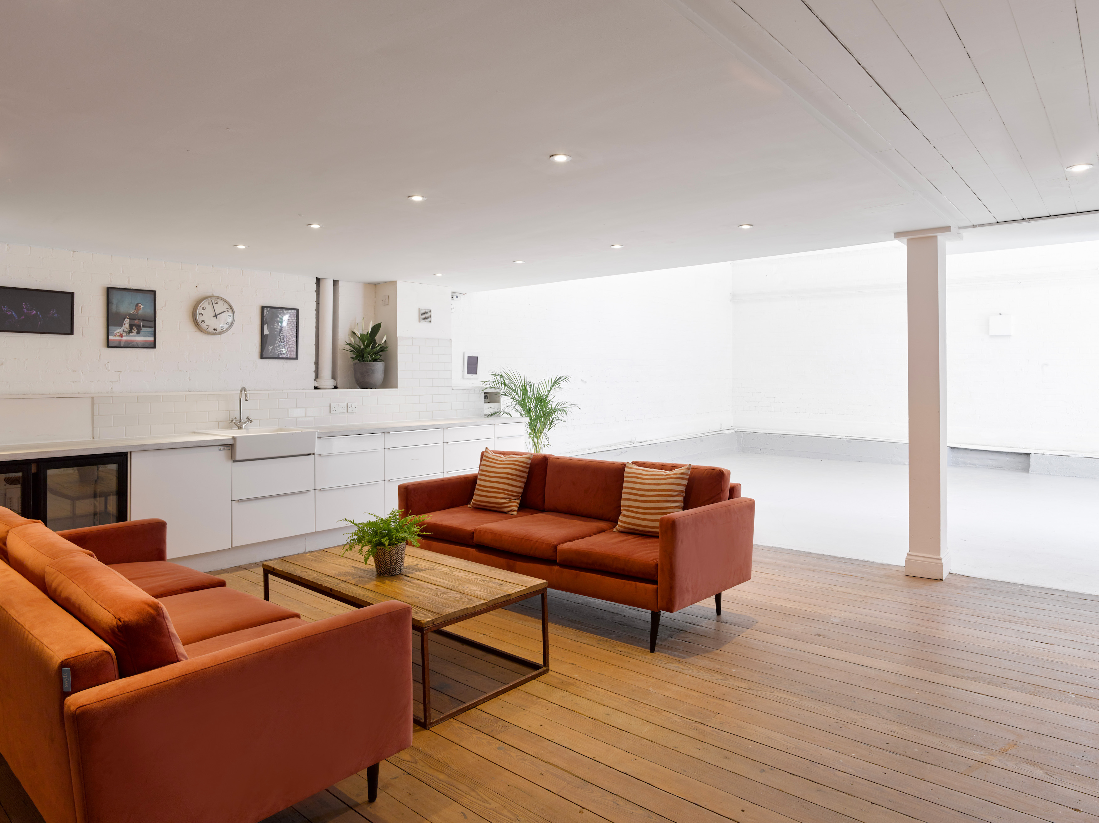 The Stalls (Studio 2) - ezspsg44gaq.jpg