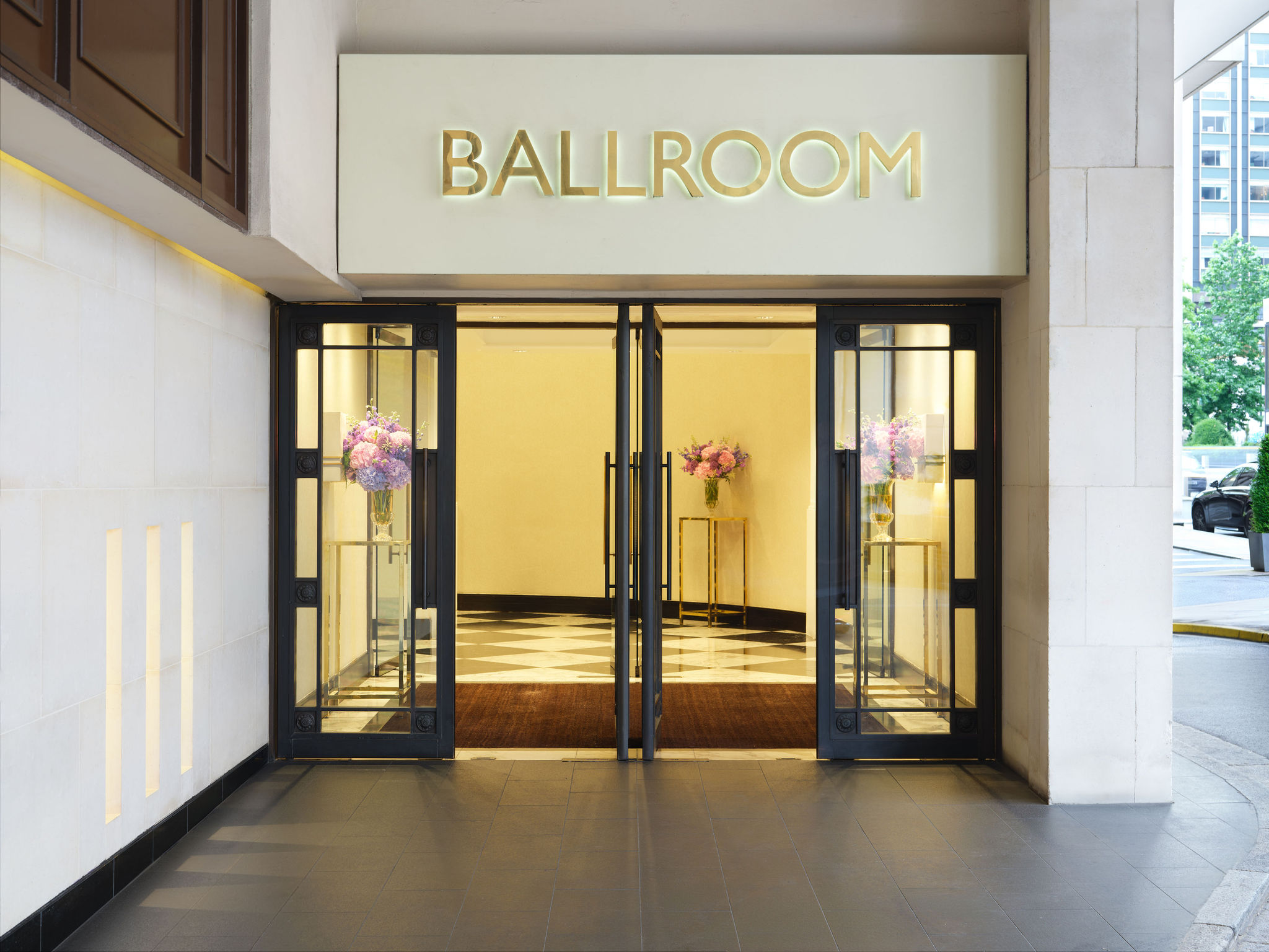 Ballroom - nzmfaudjjvr.jpg
