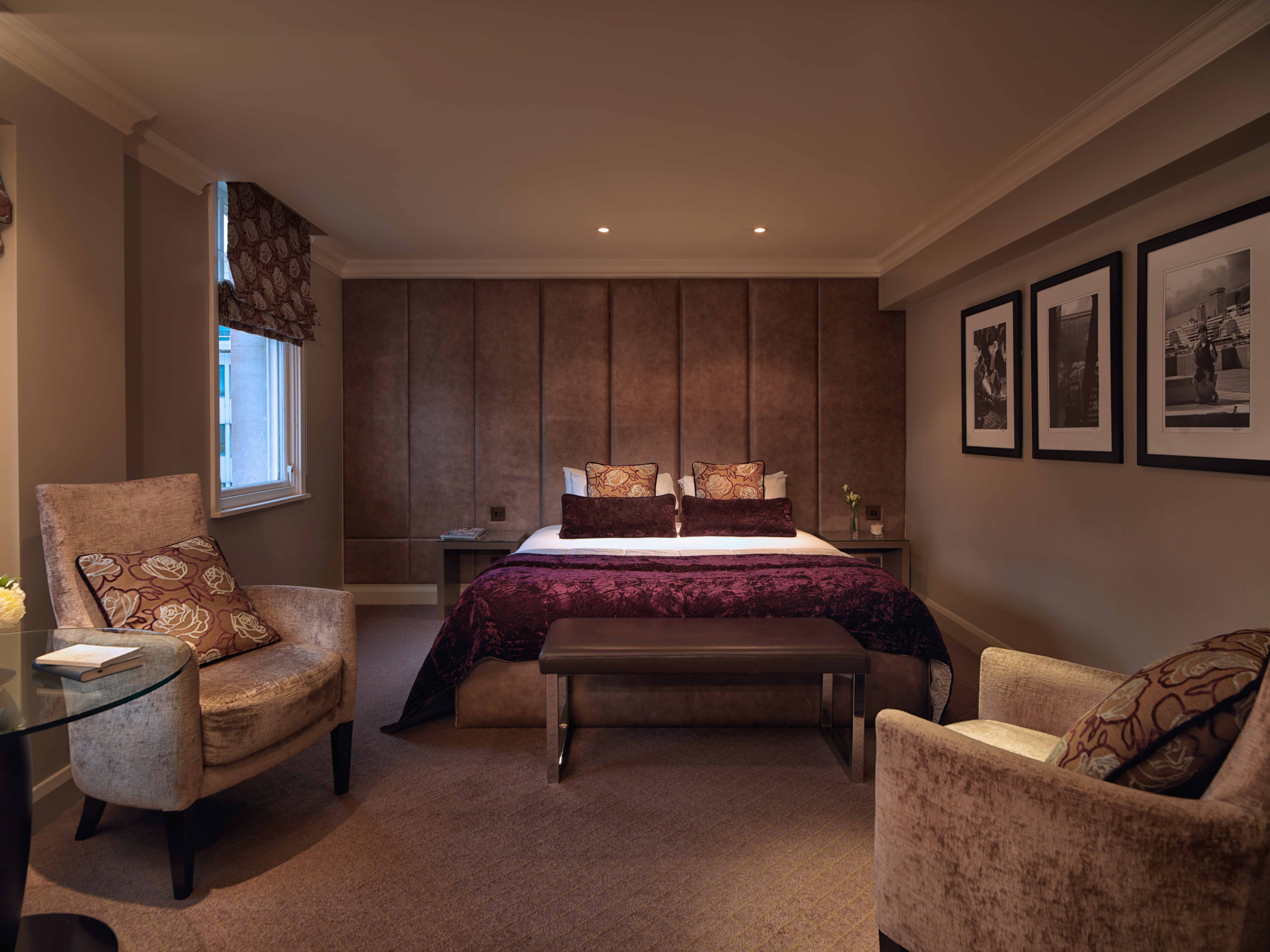 Elegant hotel room in Radisson Blu, ideal for VIP meetings and events.