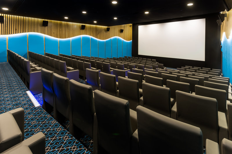 Screening Room - hrdvrbihtht.jpg