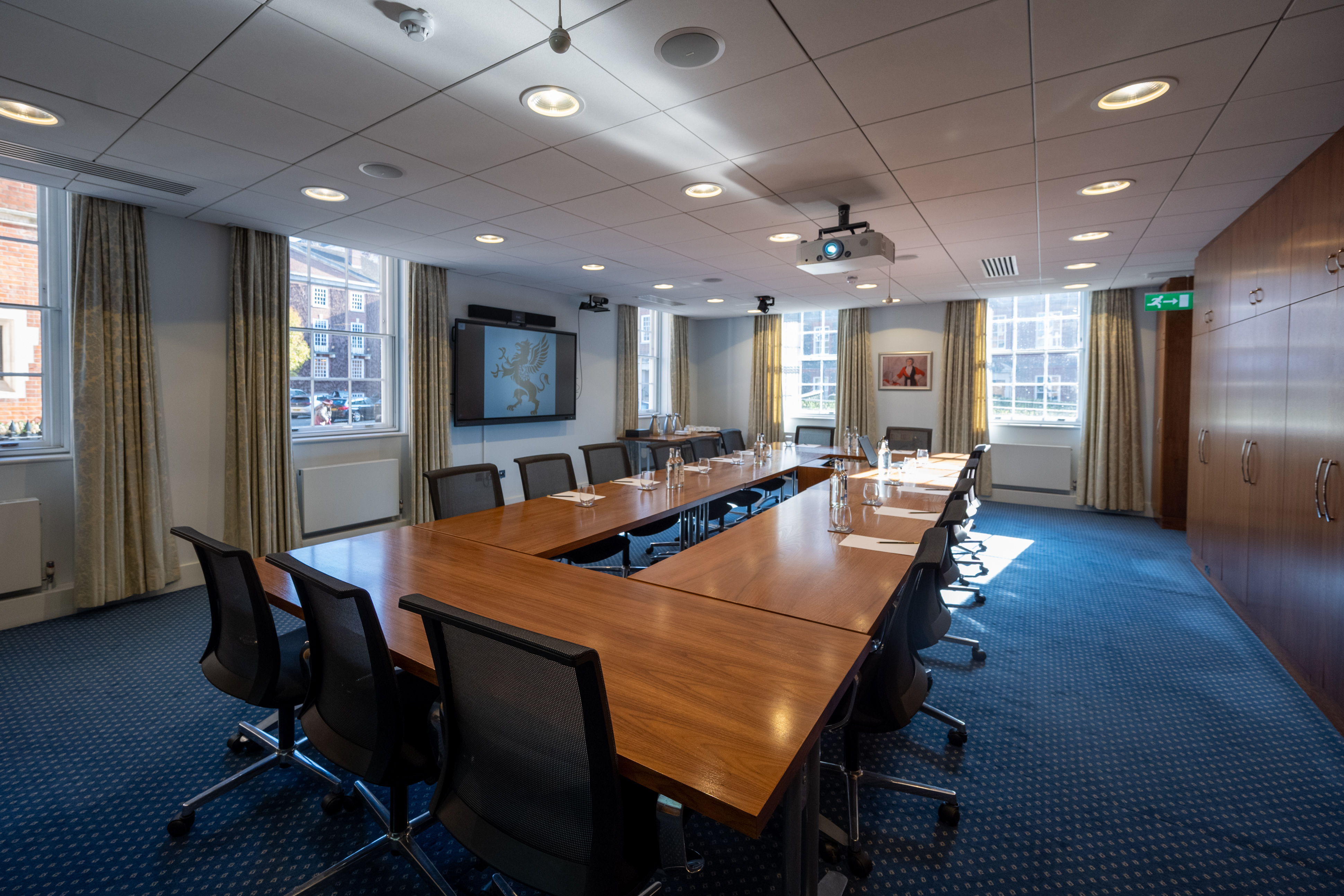 Rose Heilbron Room at Gray's Inn: spacious conference room for meetings and presentations.