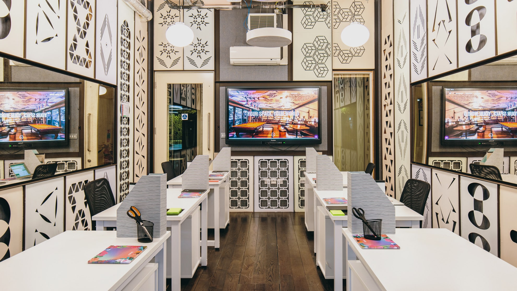 Meeting Rooms - v0wyilxnxev.jpg