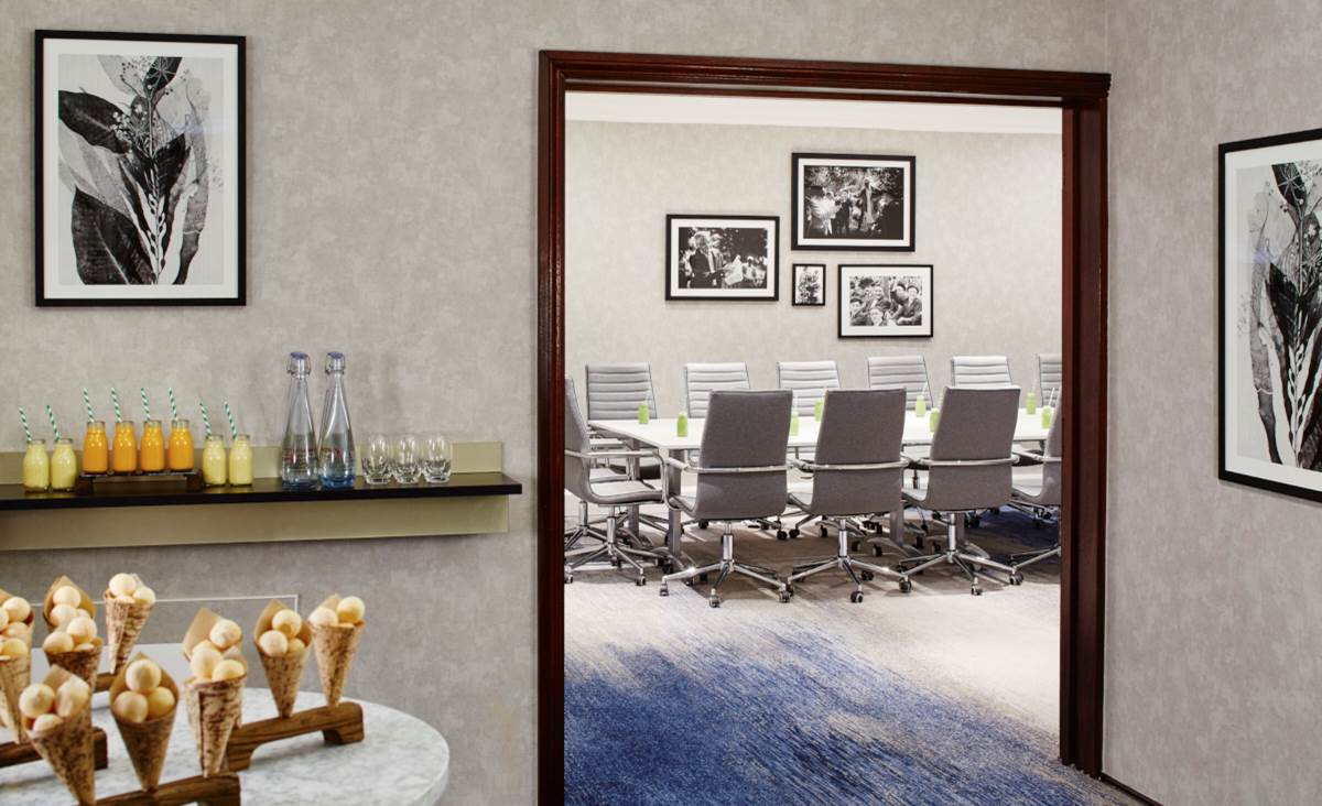Westmacott Suite at London Marriott: modern meeting space with ice cream refreshment station.