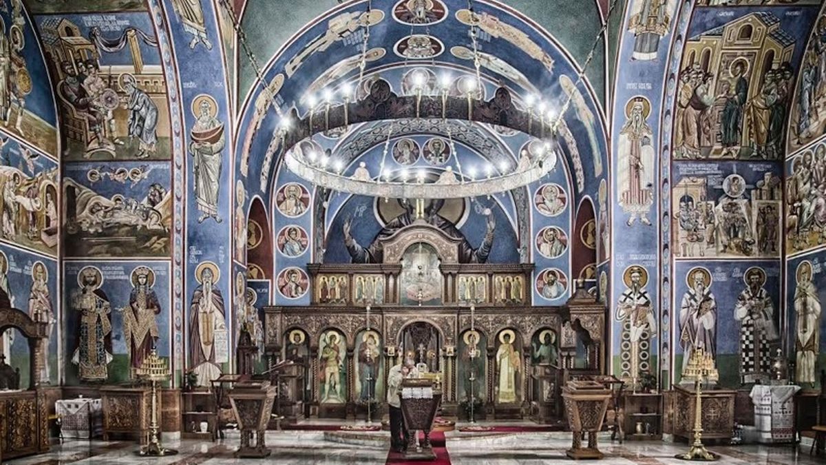 Saint Lazar's Hall interior with ornate frescoes, ideal for weddings and events.