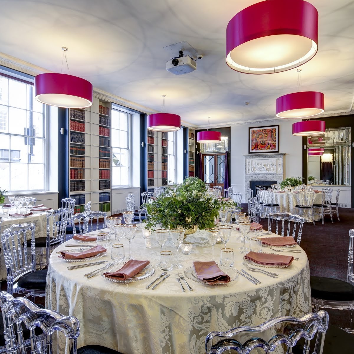 Elegant dining room in Royal Institution Venue, perfect for upscale events and gatherings.