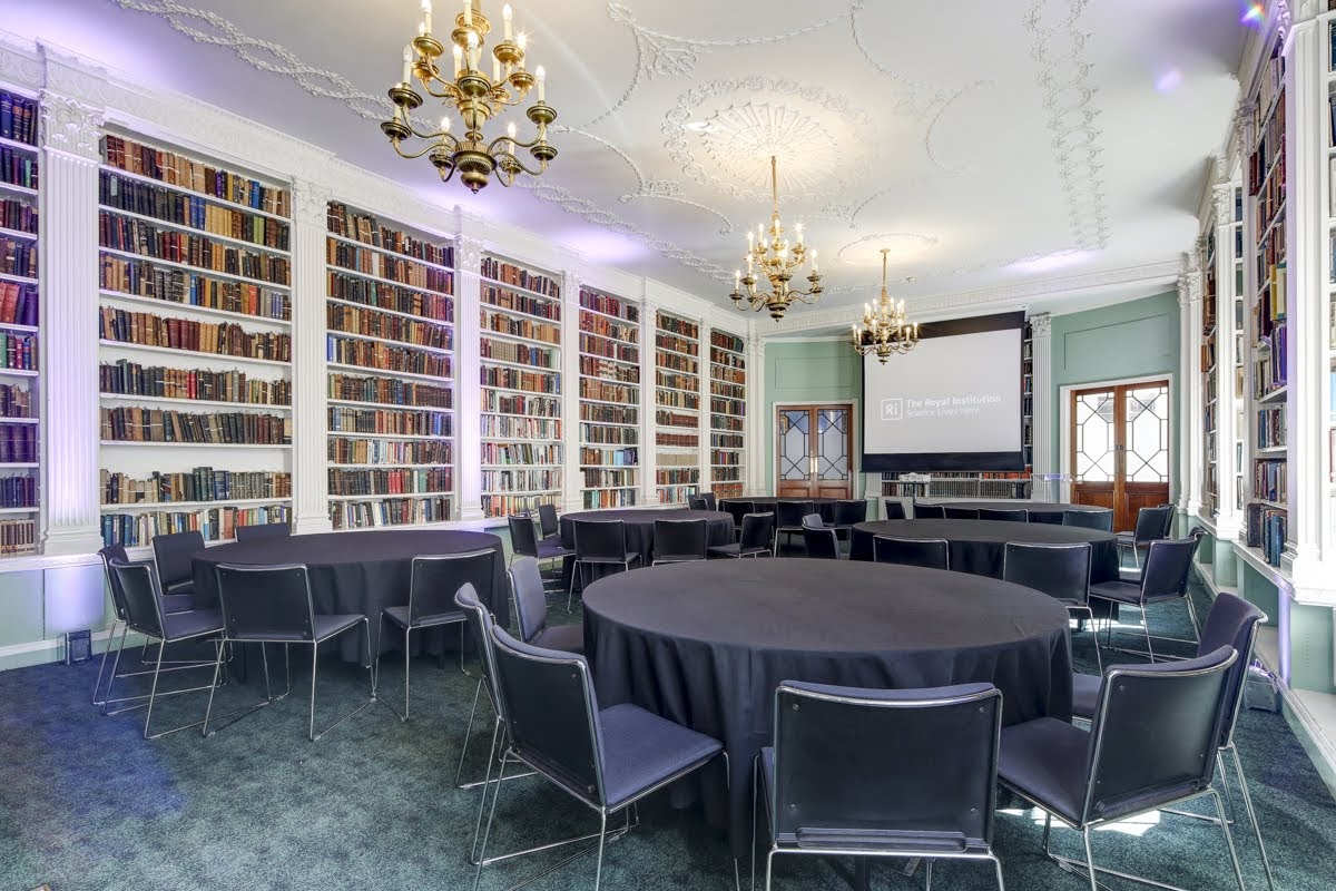 The Library - 5rxzbocqut4.JPG