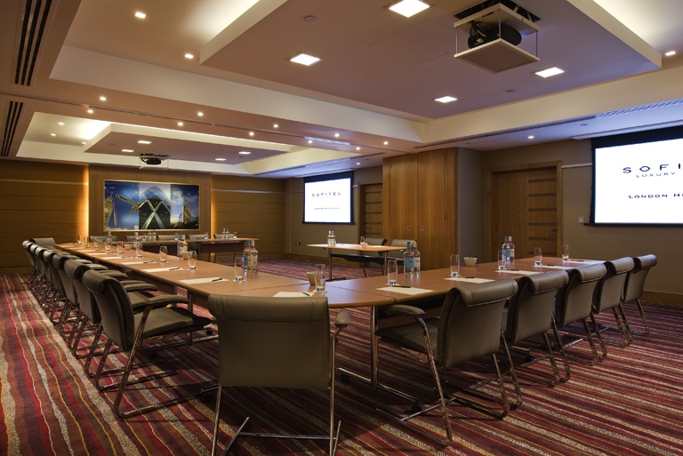 New York Suite meeting room at Sofitel London Heathrow, ideal for professional events.