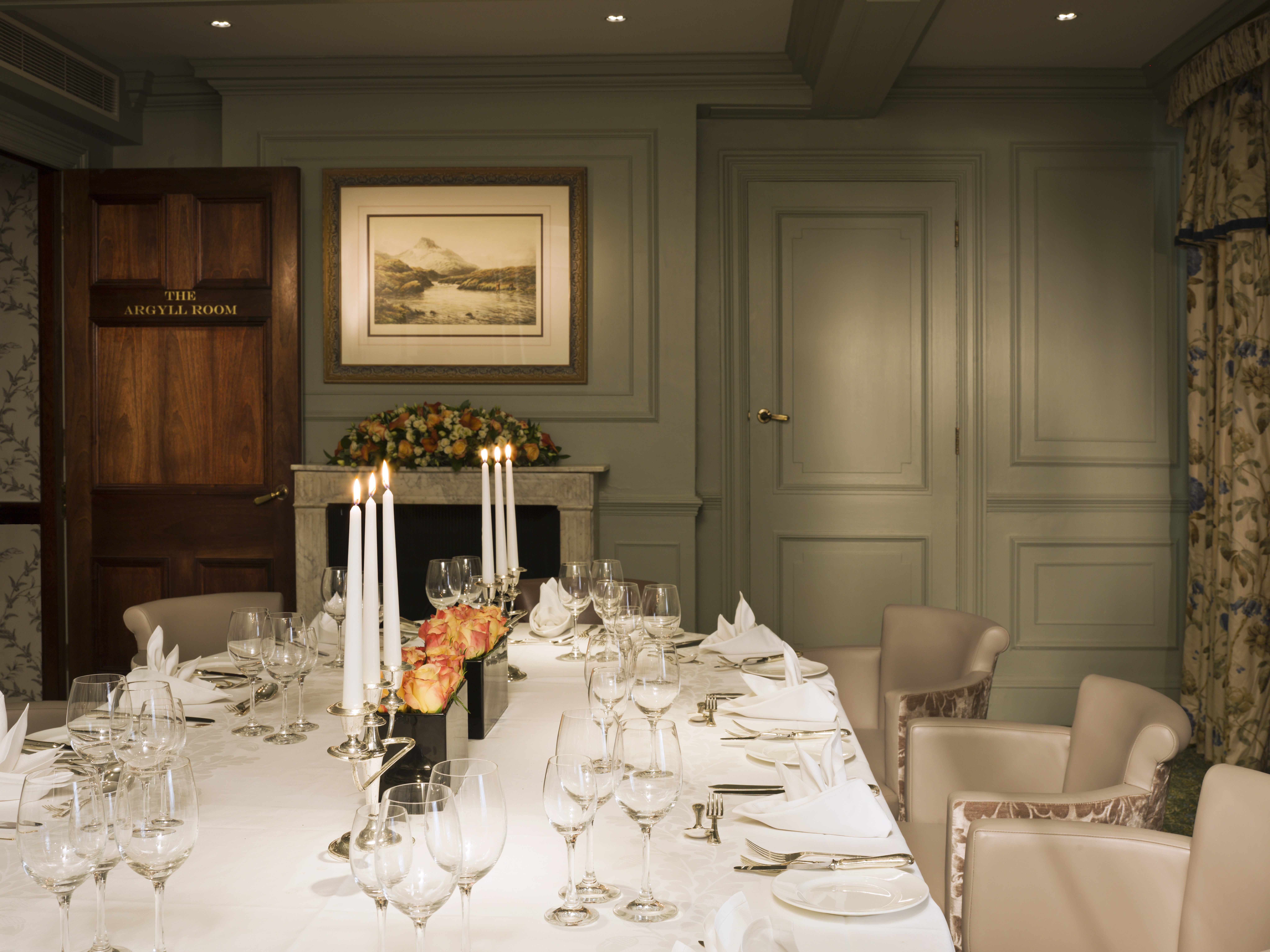 Elegant dining room in The Argyll Room, perfect for upscale events and networking dinners.