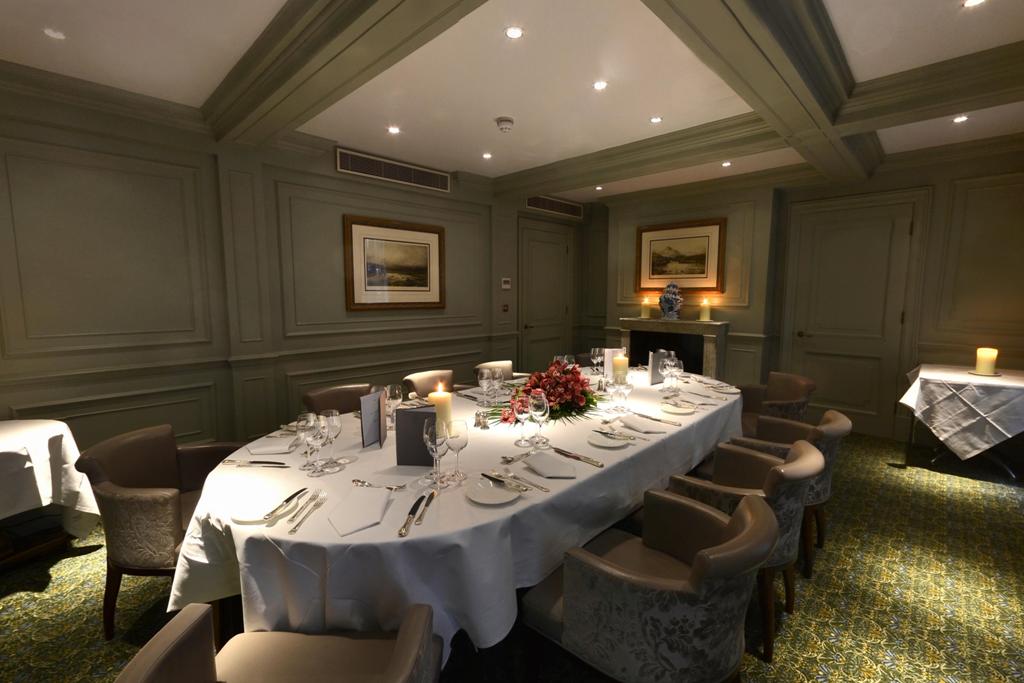 Elegant dining room in The Argyll Room, perfect for corporate dinners and private events.