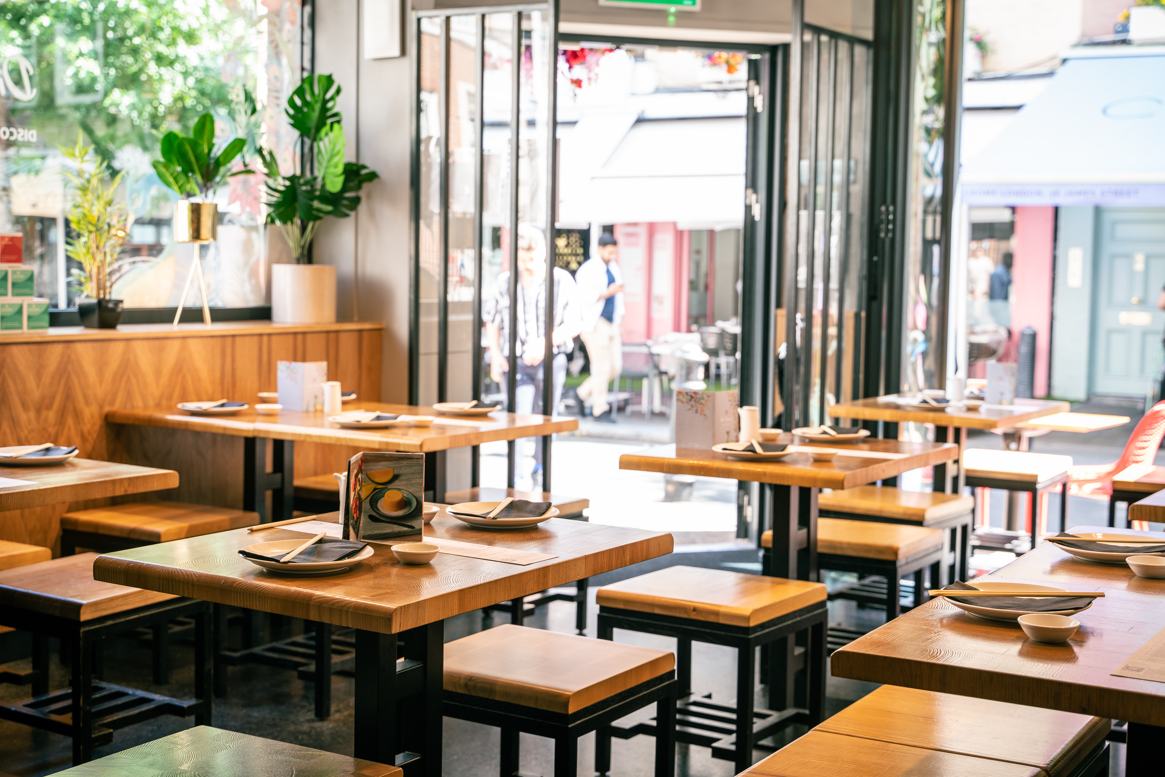 Group Bookings - g2rwyngsh2m.jpg