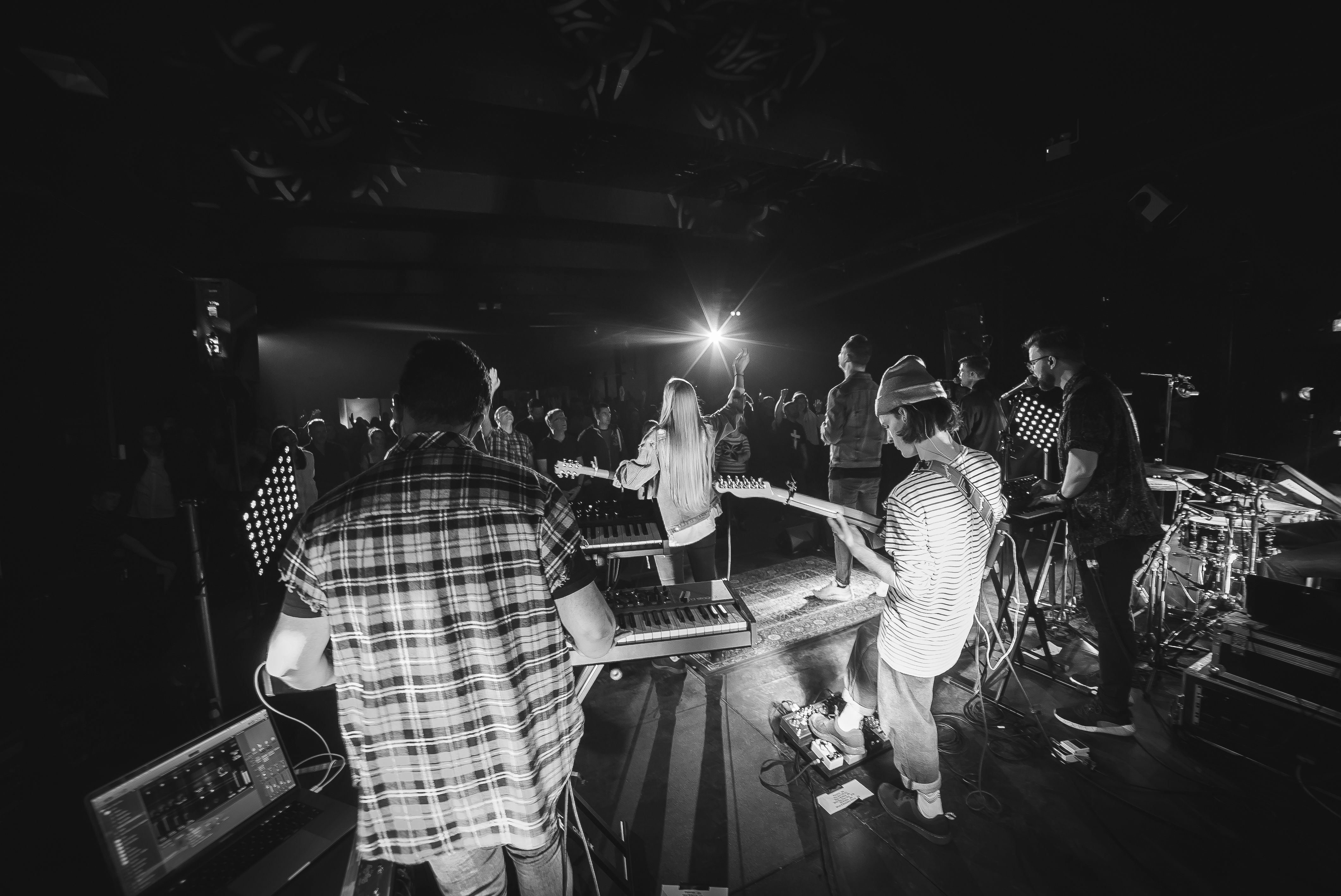 Dynamic live music at Eclipse Theatre in Hinterlands, enhancing events and networking.