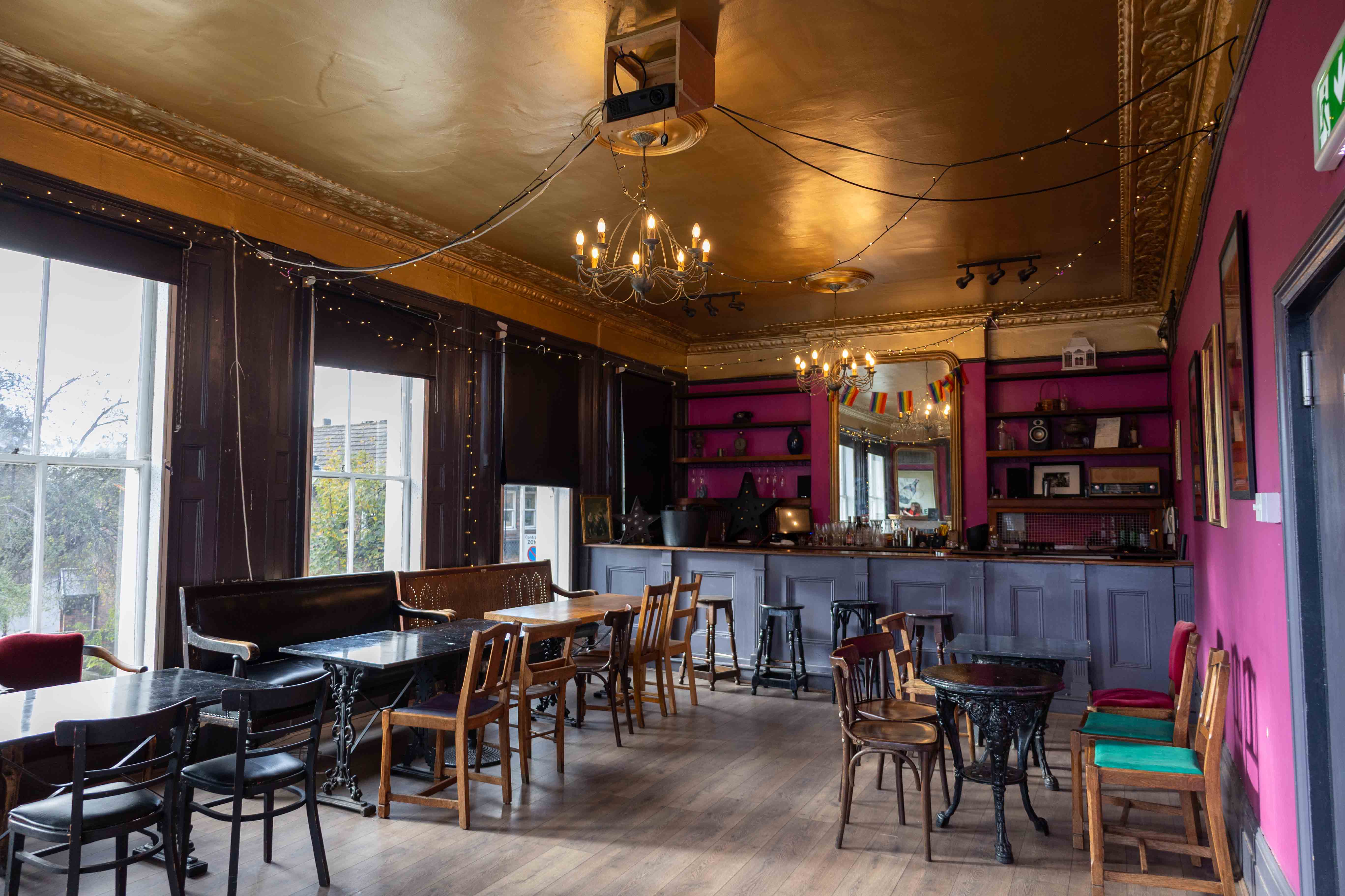 Marie Lloyd Room - 7fd9f4b4-746f-4fd5-a297-36804f2afe34.jpg