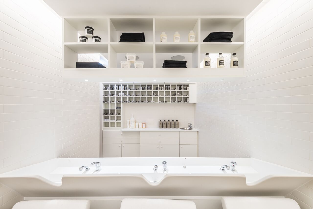 Modern restroom in SALON64, perfect for upscale events and meetings.