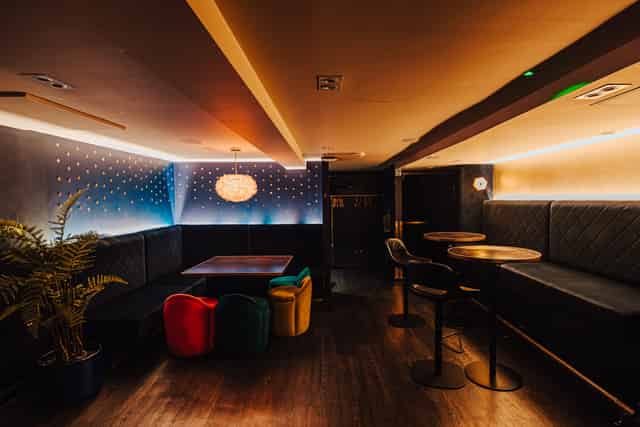 Heroes Lounge