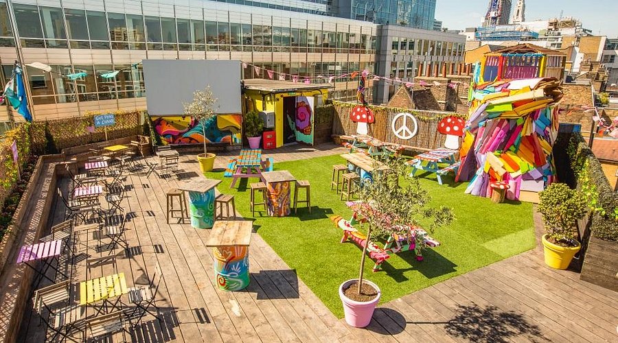 Rooftop Bar - 1fc84610-4e0f-4fff-abba-e42d9a166cd5.jpeg