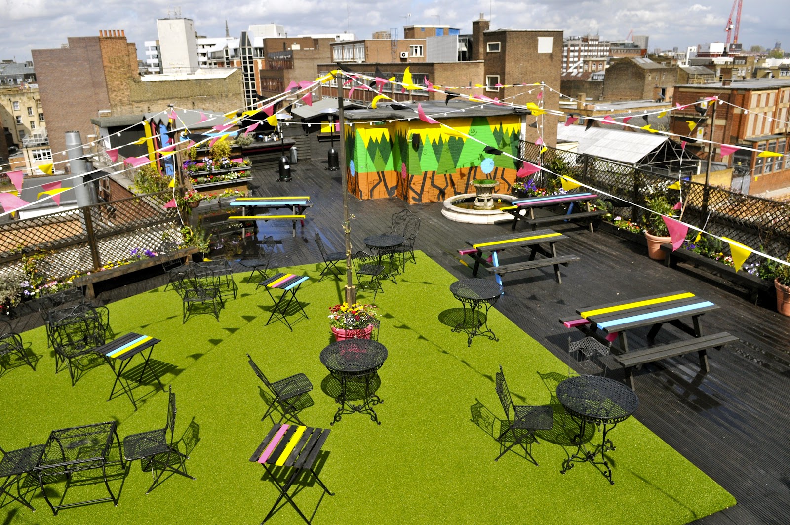 Rooftop Bar - 329c7582-0d6e-4436-bbf3-4bd706058222.jpeg