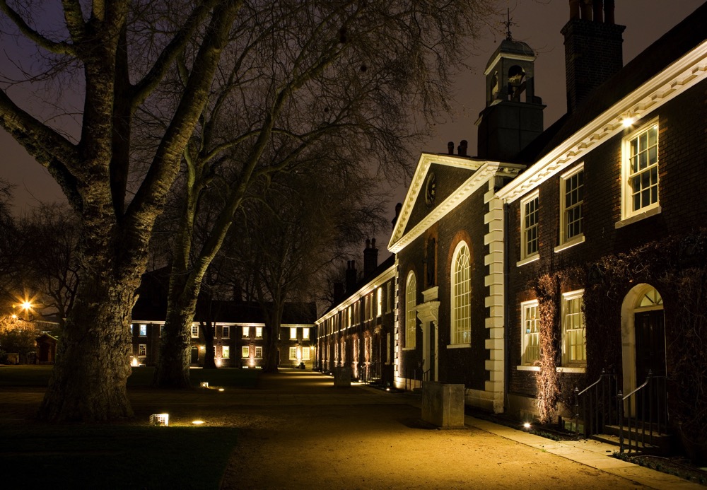 The Lawns - qfuhej05ixn.jpg