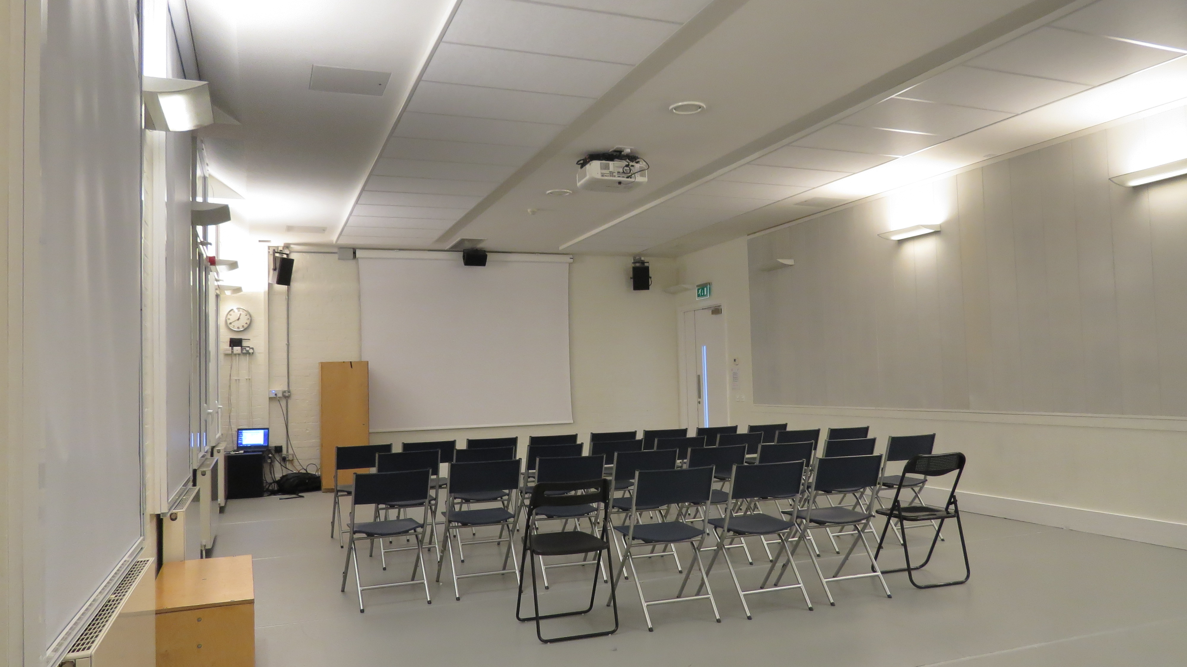 Streamlined meeting space with AV support for corporate events and workshops at Siobhan Davies Studios.