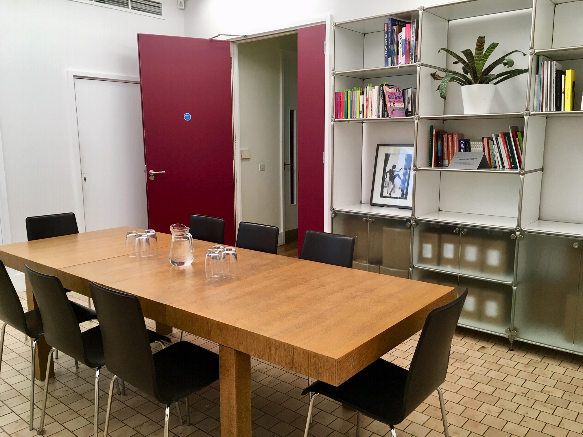 Modern meeting room at Siobhan Davies Studios, ideal for collaborative events.