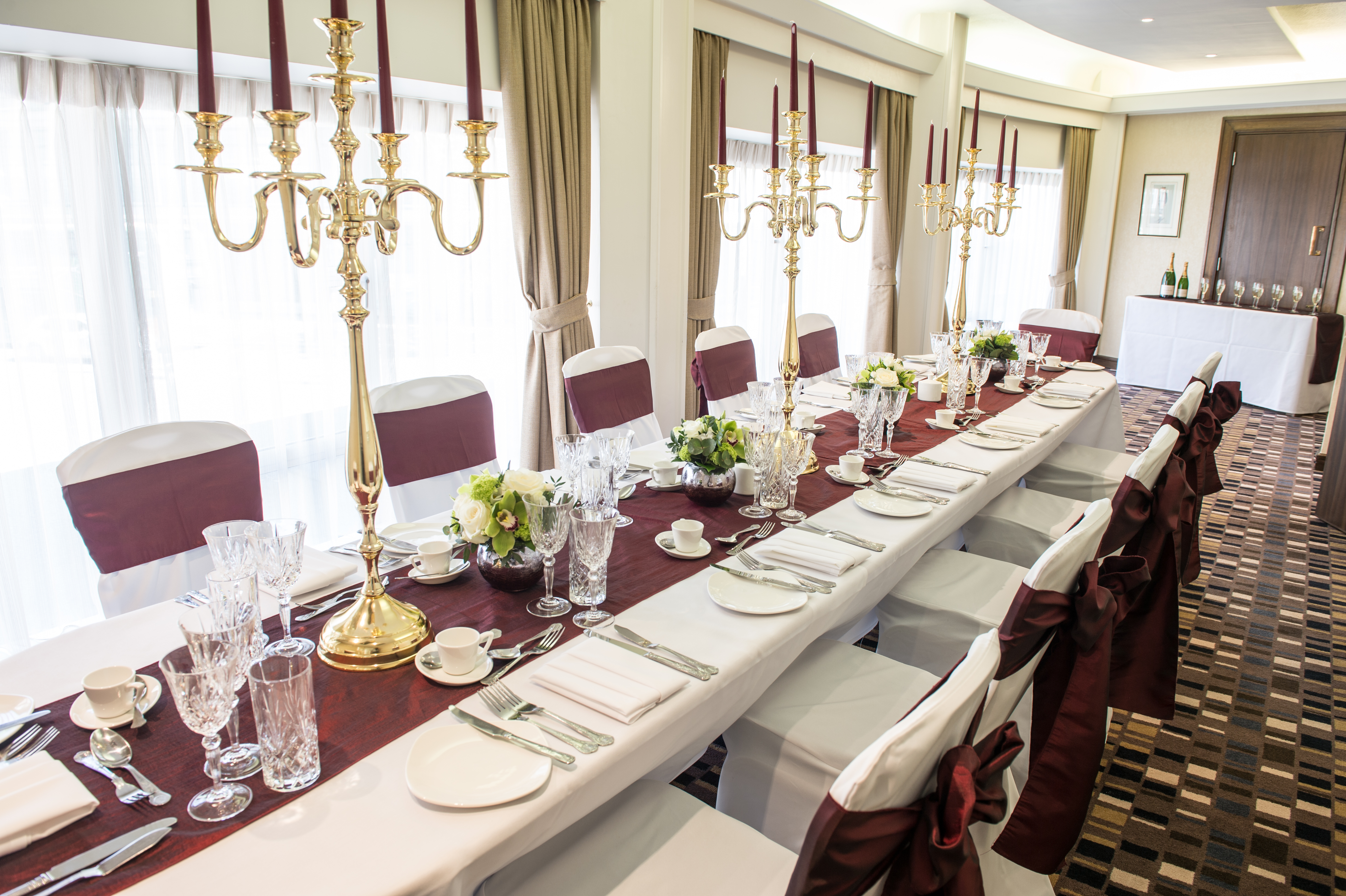 Elegant banquet table in Chetwode Room, perfect for corporate events and celebrations.
