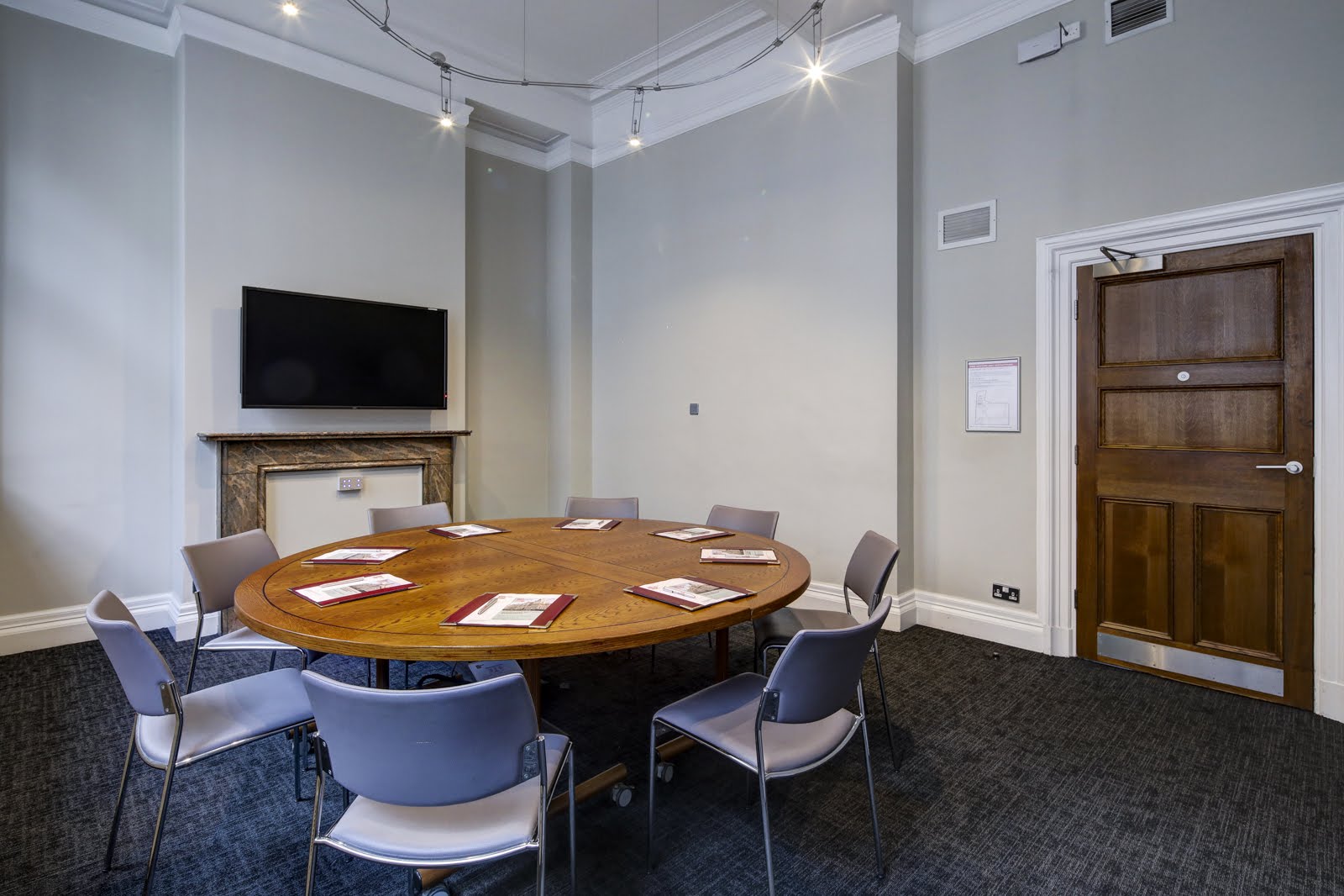 Frederick Lanchester in a modern meeting room, ideal for workshops and discussions.