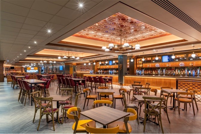 Whole Venue - ormjydeissu.jpg