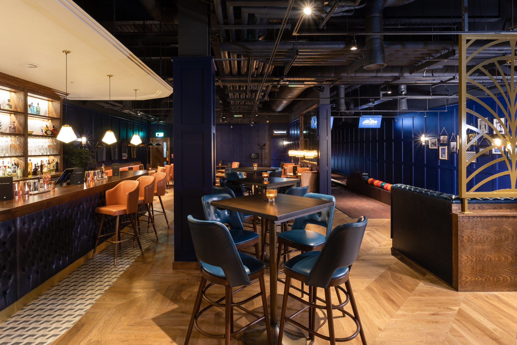 The Midnight Lounge - lh3hn4umxkp.jpg