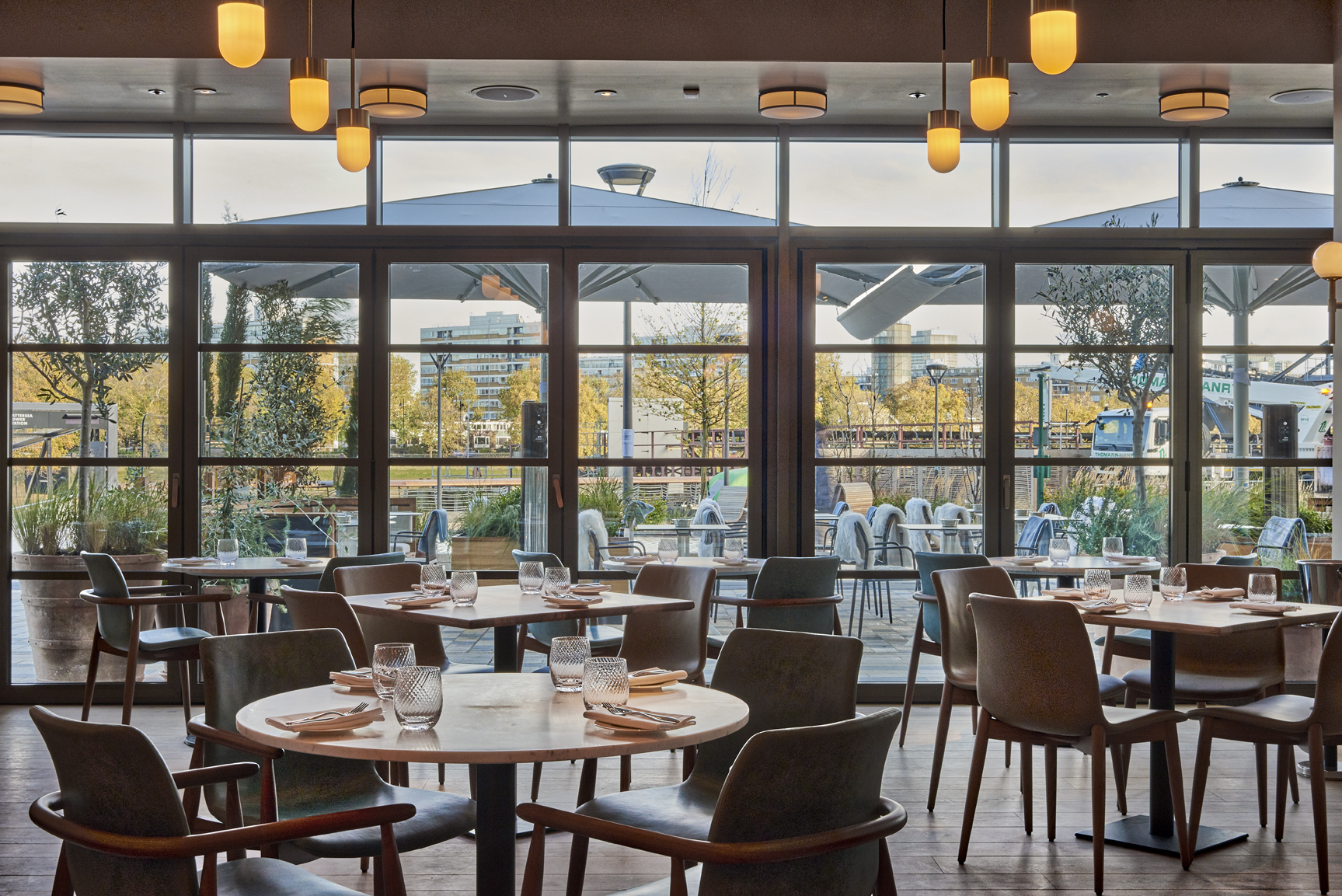 Restaurant - s3u1xpo1fpl.jpg