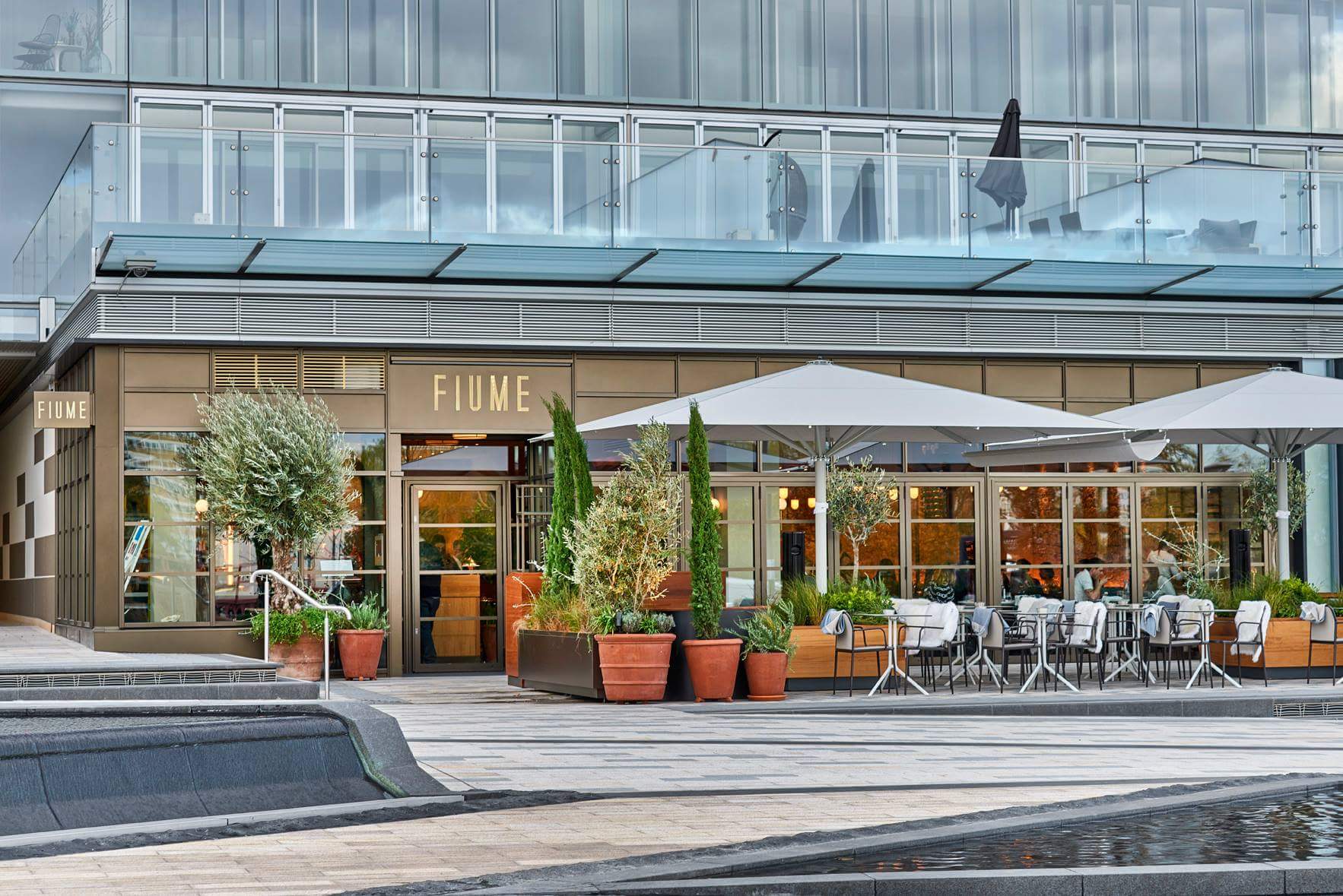 Exclusive Hire - a12hludwkmy.jpg