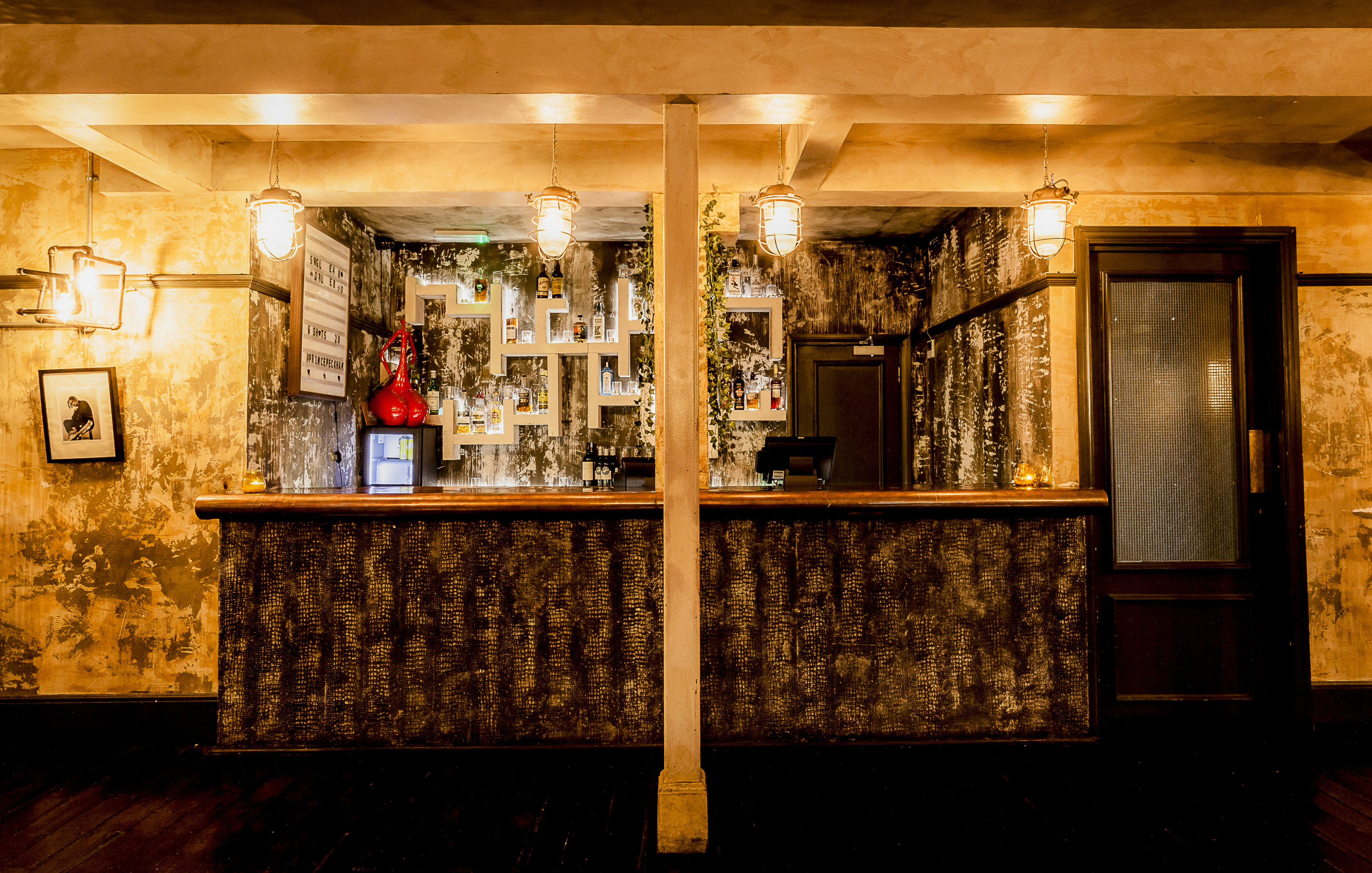Rustic music room at Prince Of Peckham, perfect for networking events and gatherings.