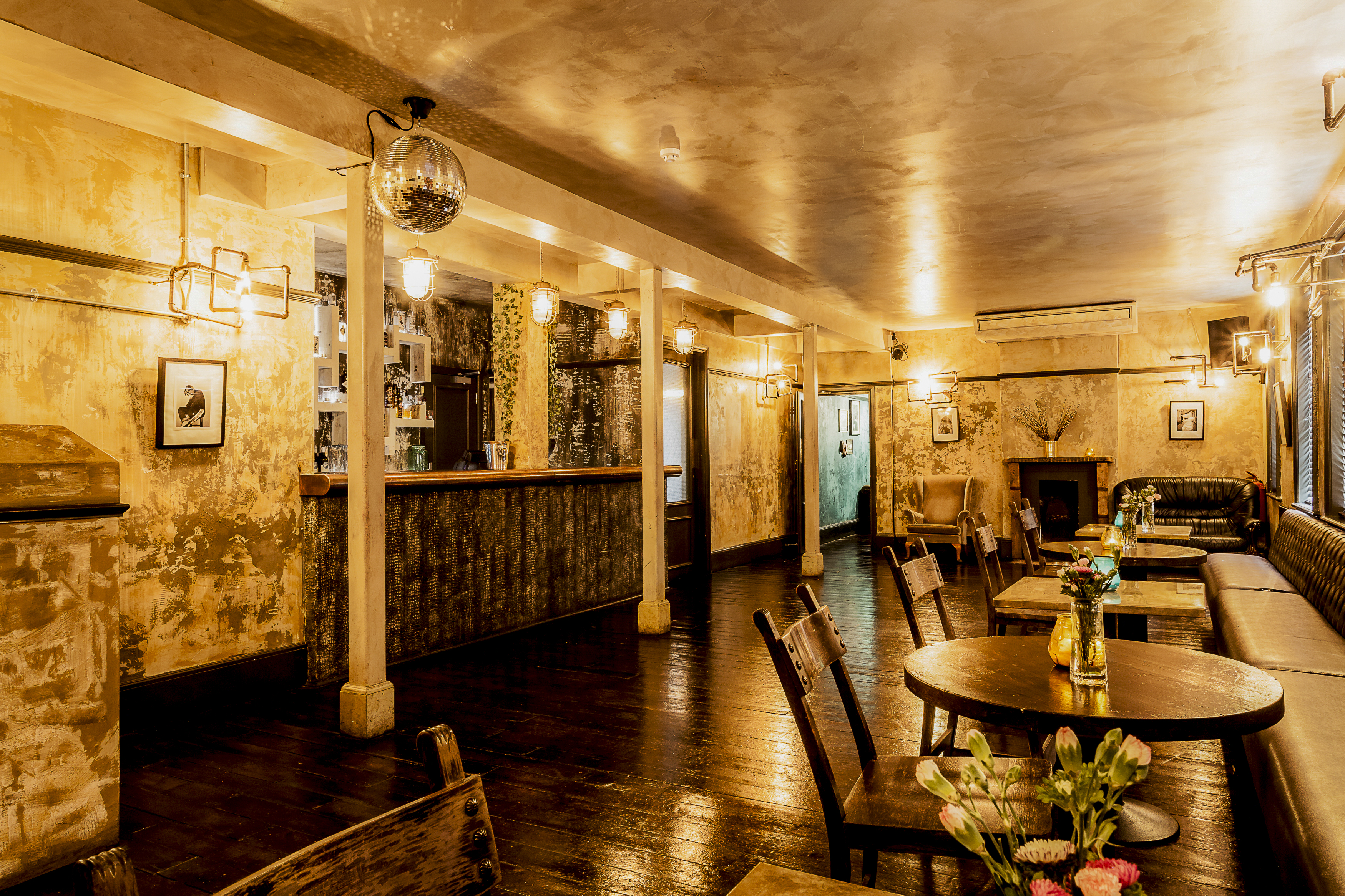 Cozy music room at Prince Of Peckham, perfect for intimate gatherings and events.