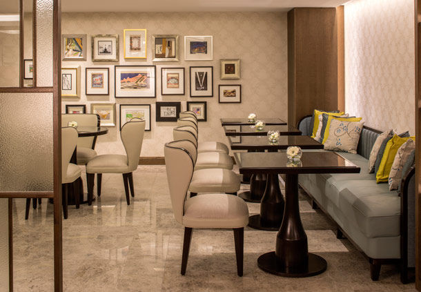 Executive lounge at JW Marriott Grosvenor House London, ideal for networking and meetings.