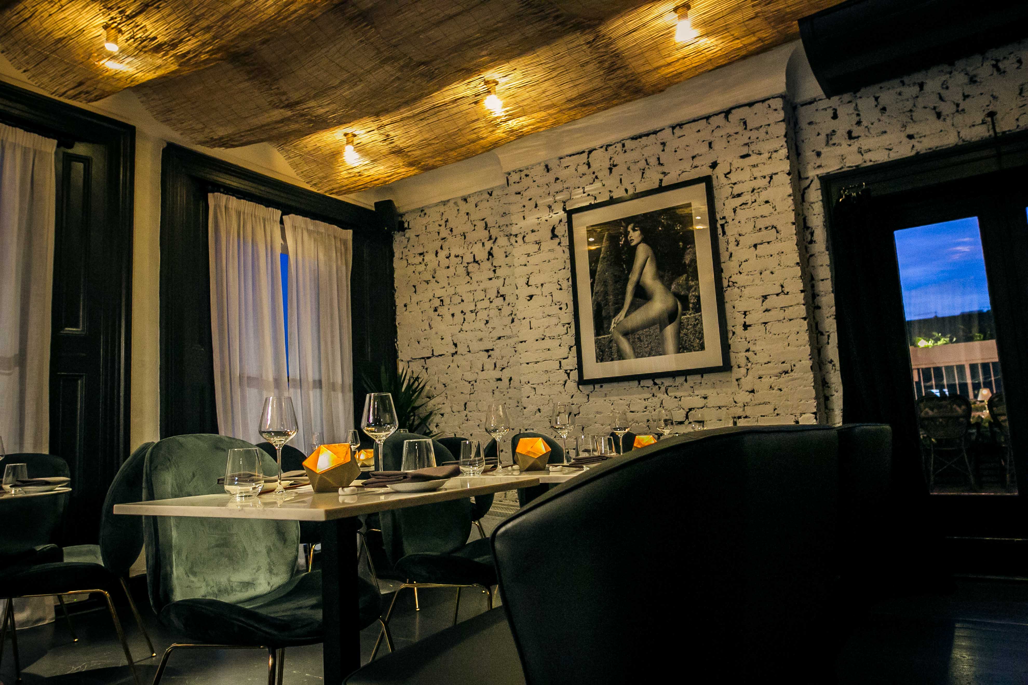 Stylish dining space at Robata Grill, perfect for upscale events and intimate gatherings.