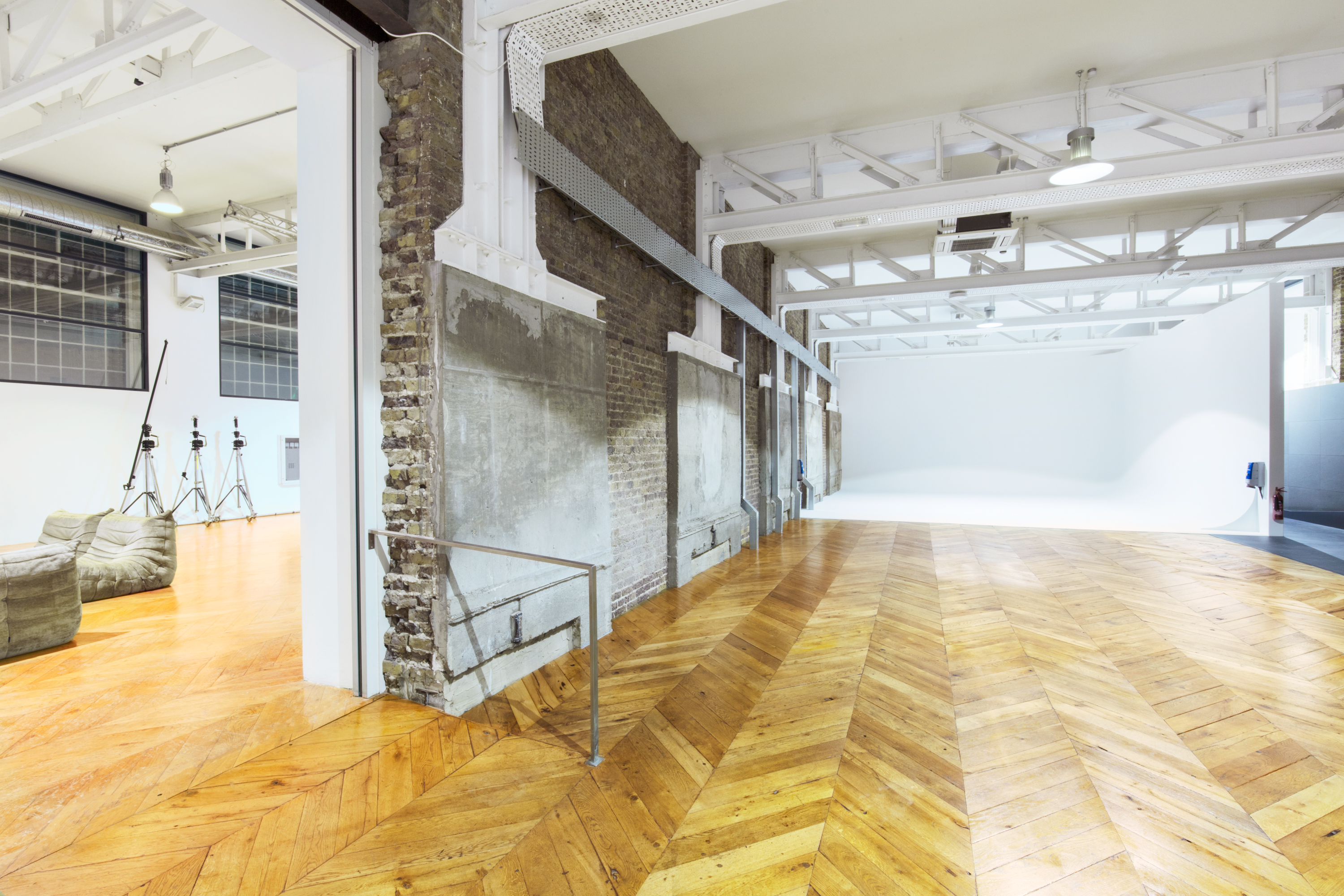 Studio G+M - gbm5pekrxca.jpg