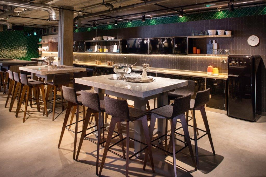 Drake and Morgan Kings Cross - ykouiuhlp1i.jpg