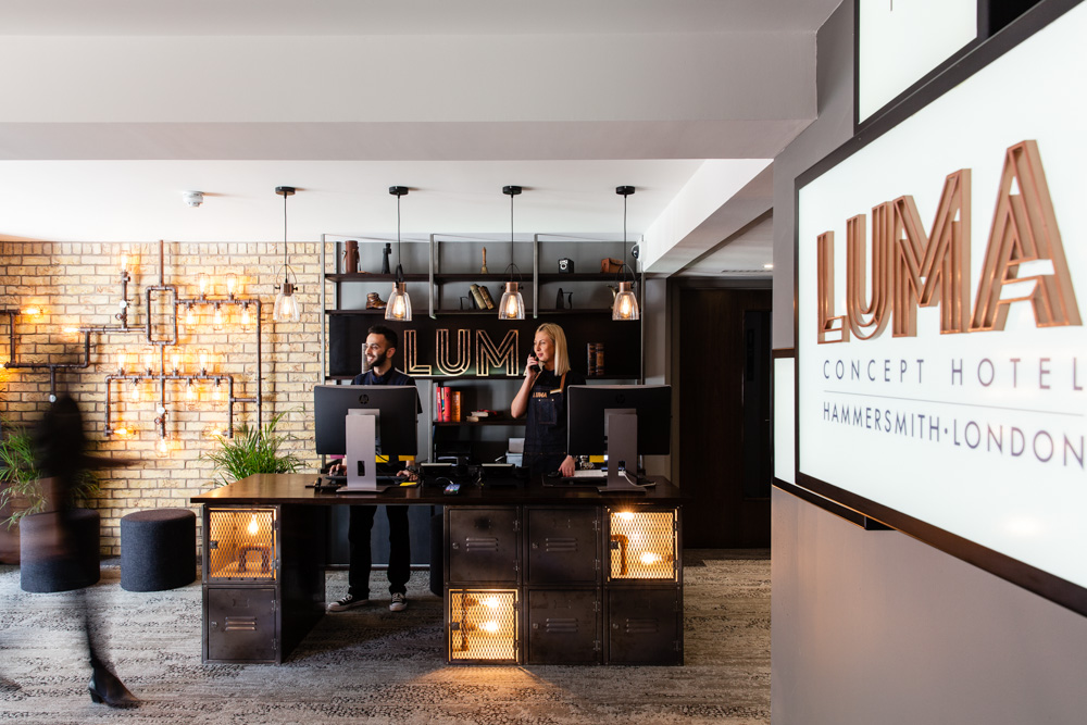 Modern hotel reception at LUMA Concept Hotel, ideal for events and networking.