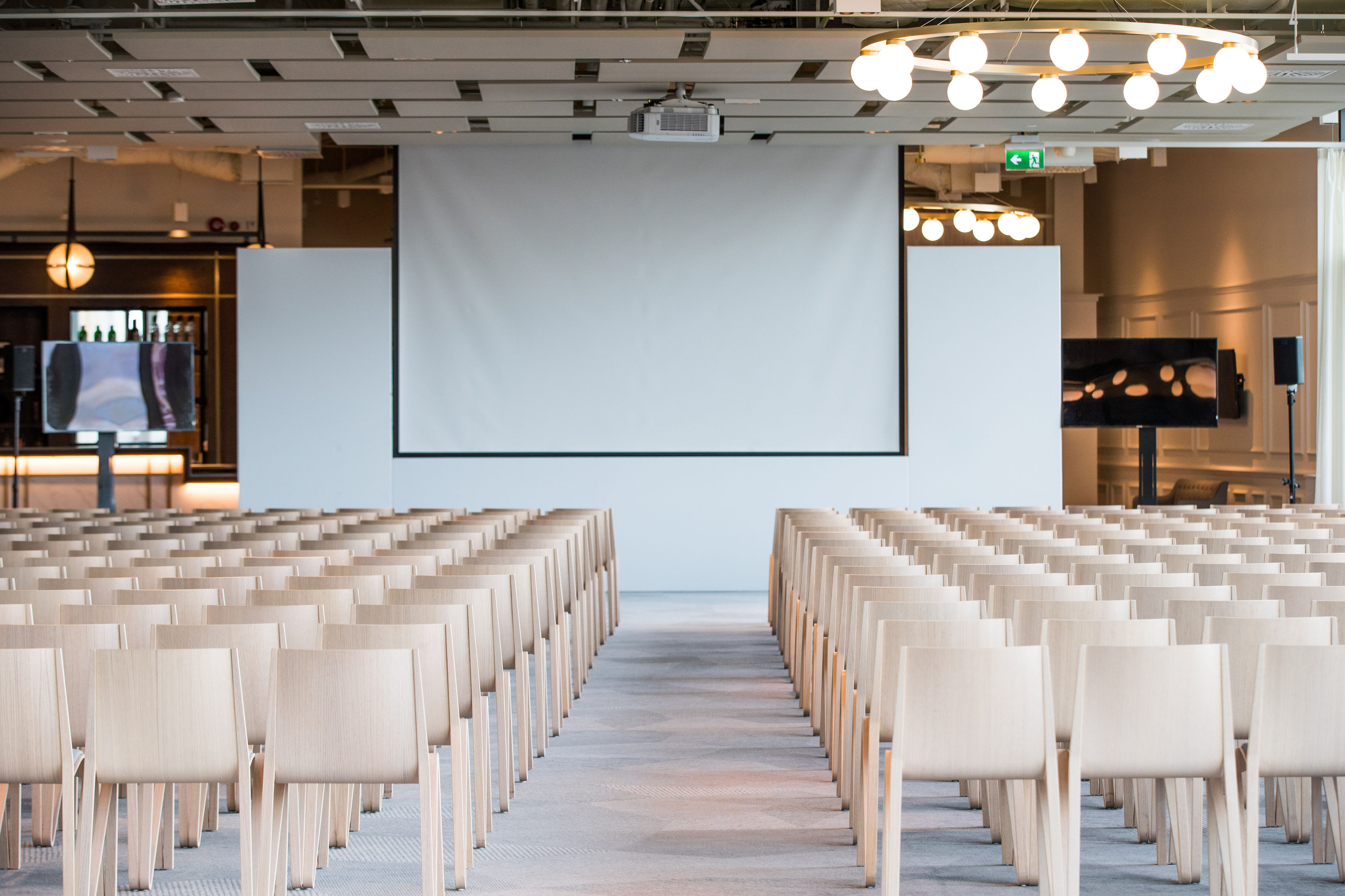 Lock No. 5 at Allianz Stadium, Twickenham: modern conference space with projection screen.