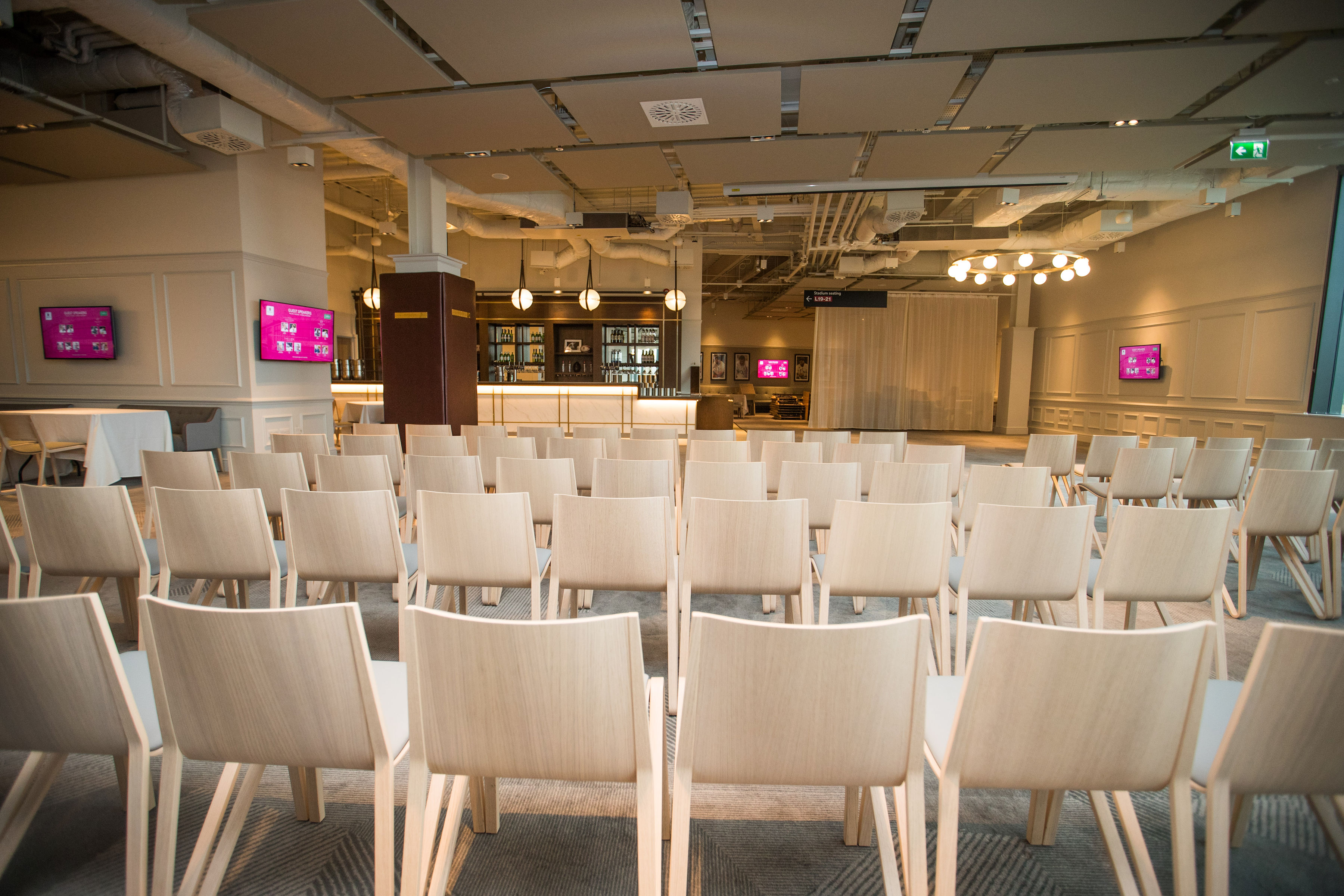 Lock No. 5 at Allianz Stadium, Twickenham: modern chairs for corporate presentations.
