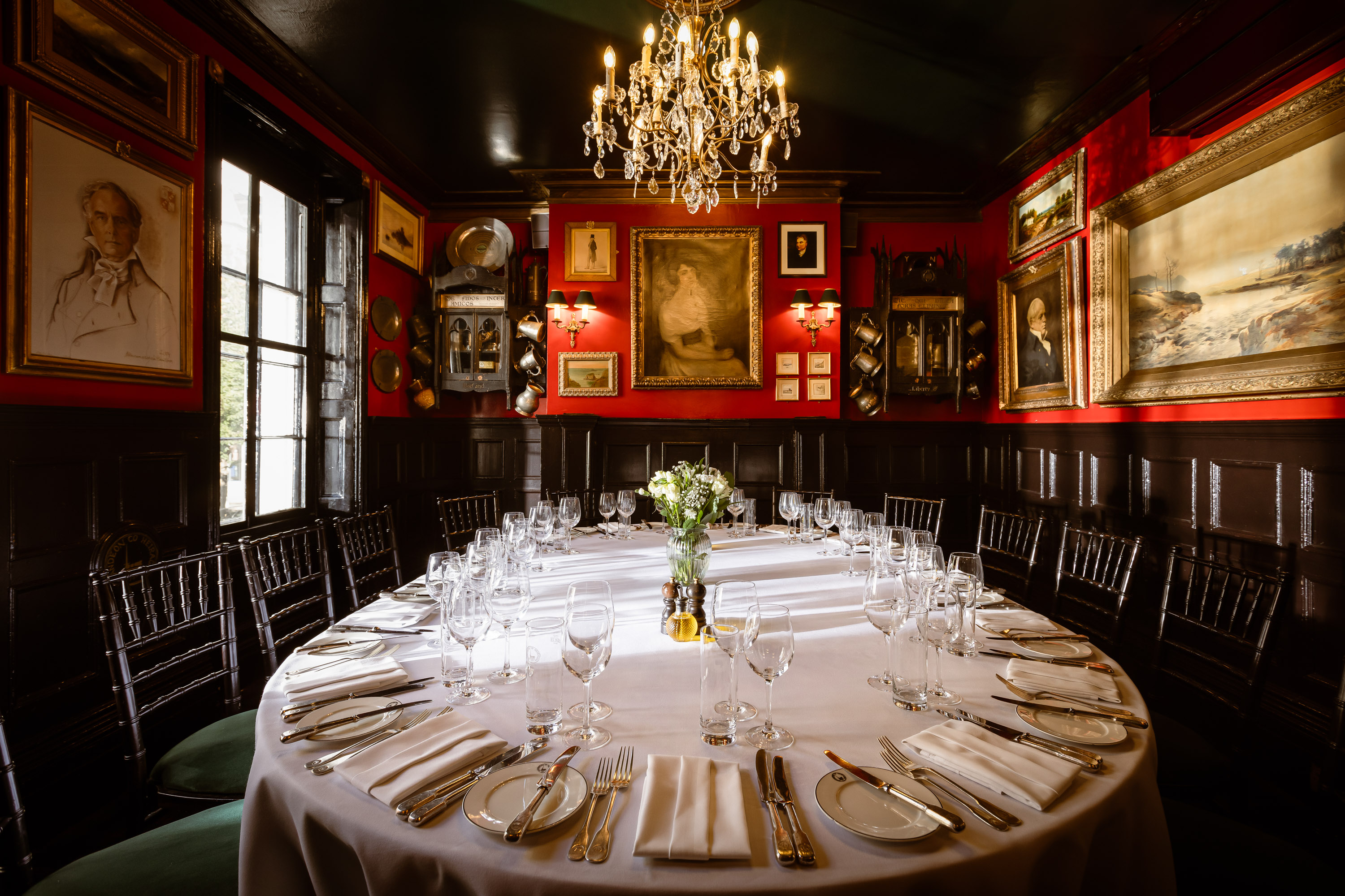 Jacobite Room - i0f1x0qgrtr.jpg