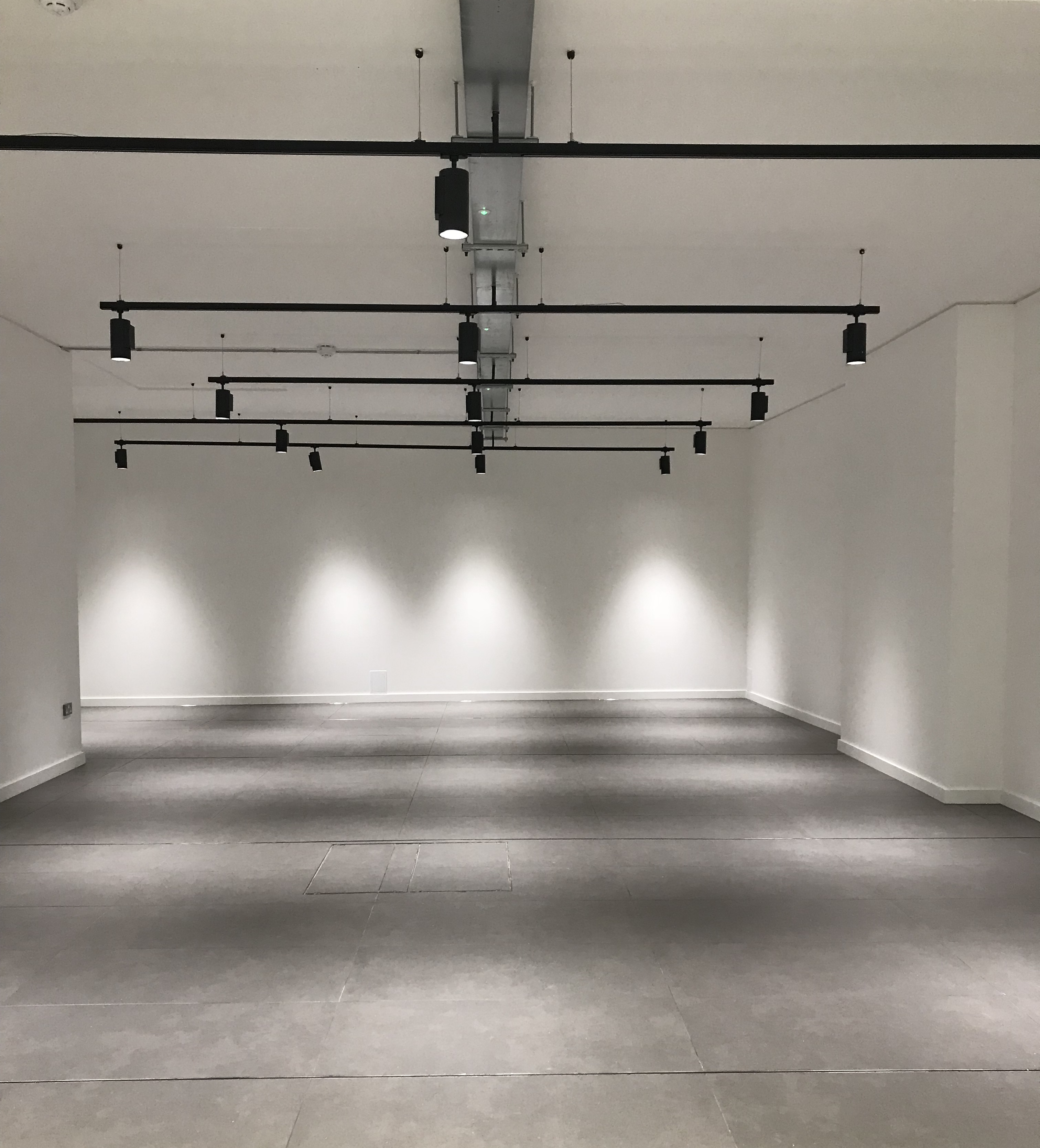 Whole Venue - 2bxzmzkhirt.jpeg