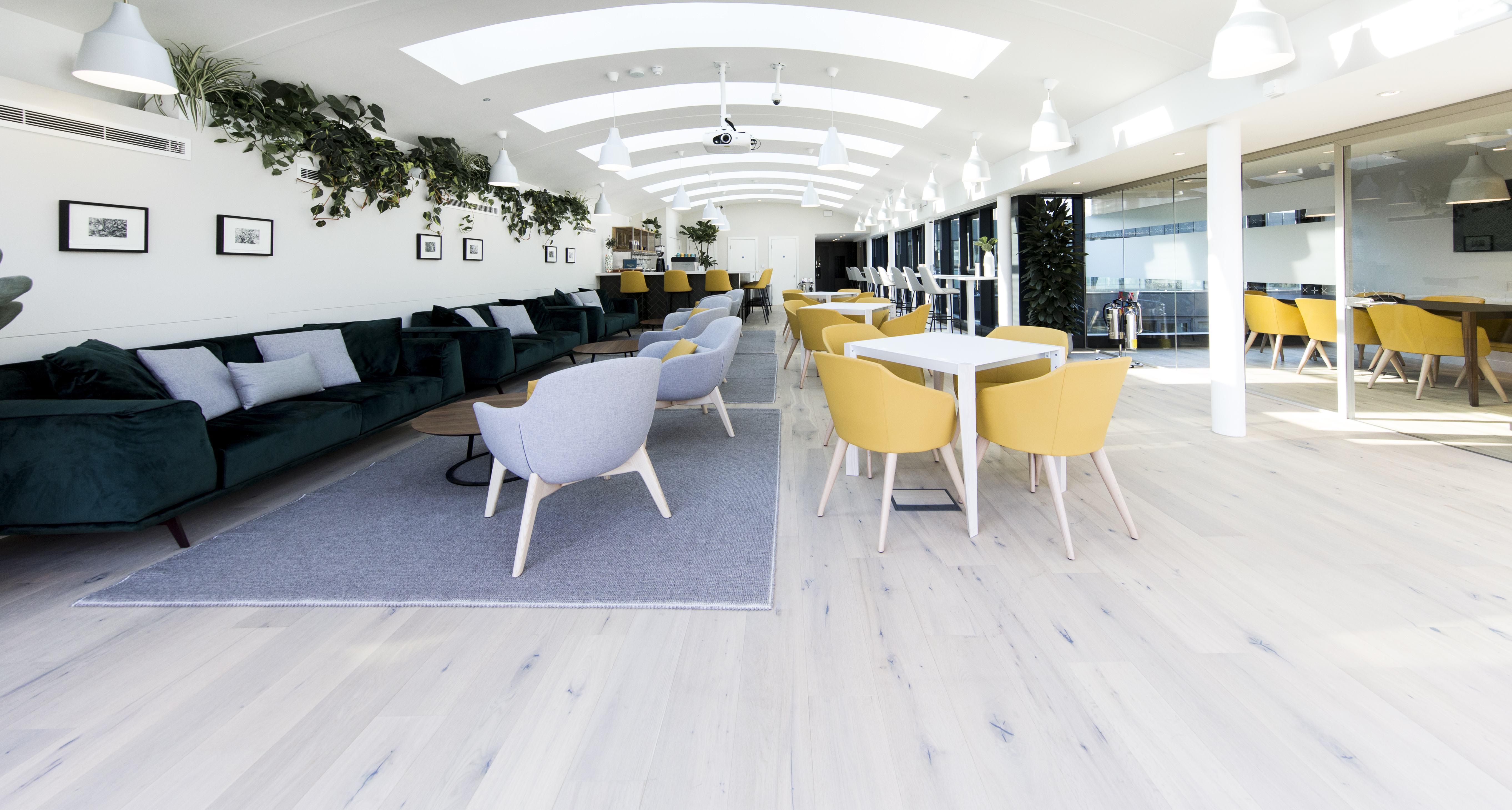 Gallery on 5 breakout space with lounge seating, perfect for networking and brainstorming events.