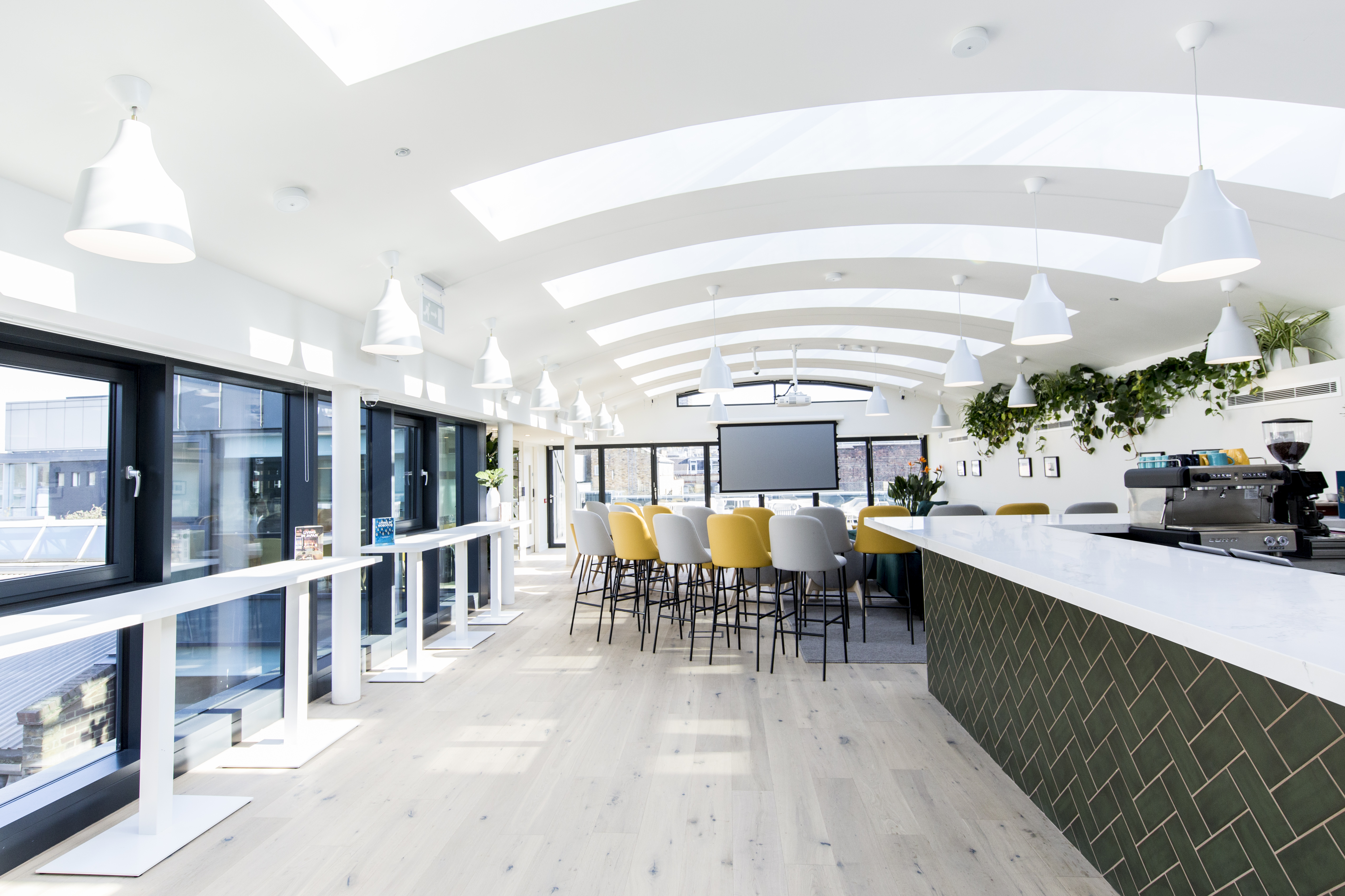 Gallery on 5 breakout space with natural light for collaborative workshops and corporate meetings.